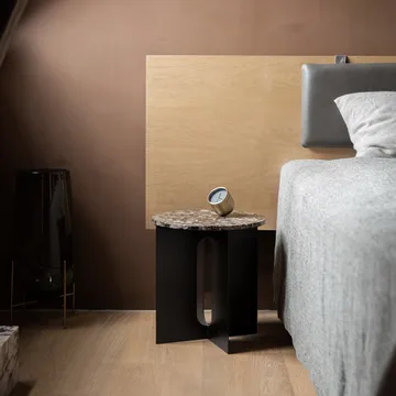 Androgyne side table - Marble black, ø42 cm, black steel stand - Audo Copenhagen