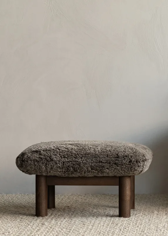 Brasilia footstool, Sheepskin root brown-dark oak Audo Copenhagen