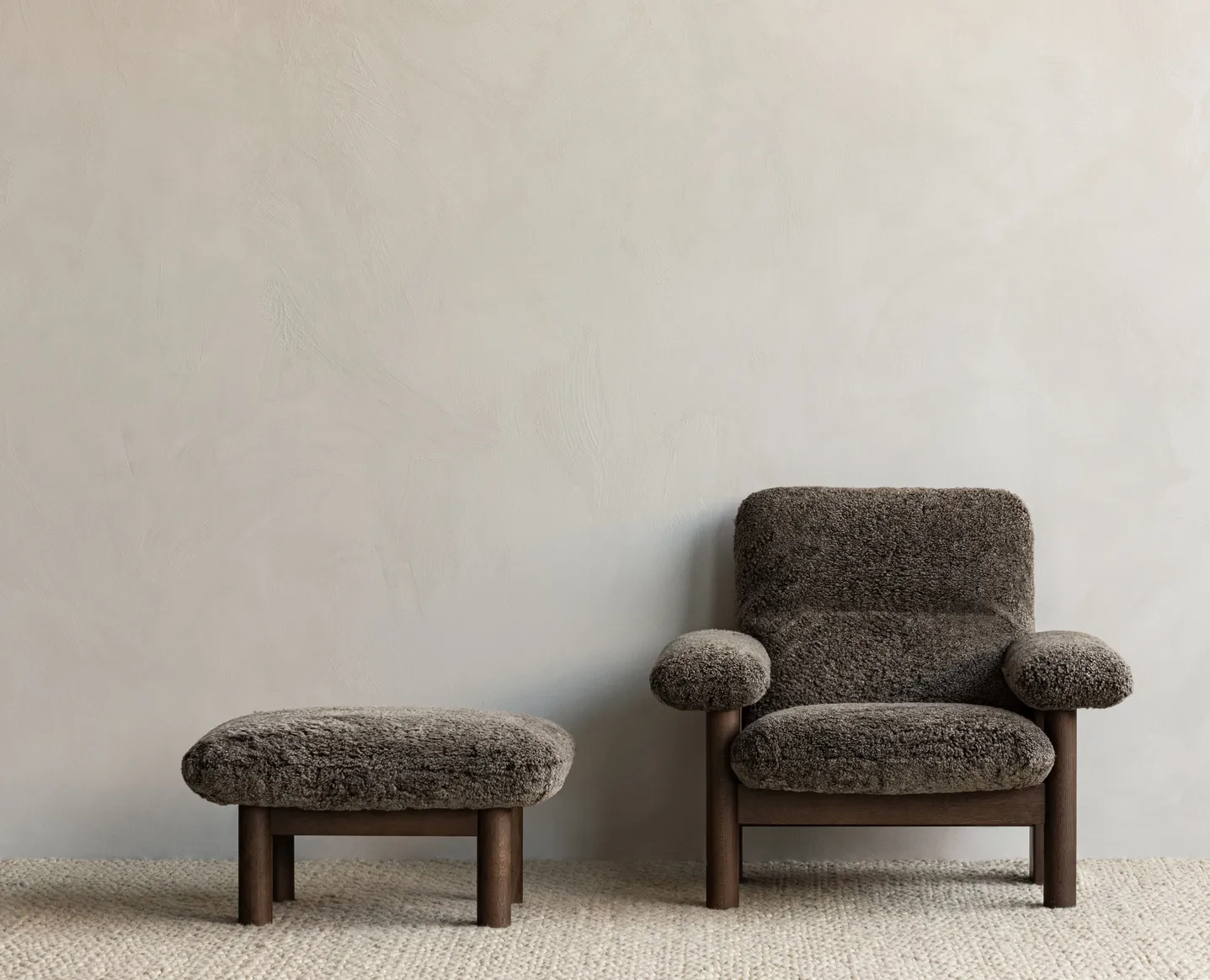 Brasilia footstool, Sheepskin root brown-dark oak Audo Copenhagen