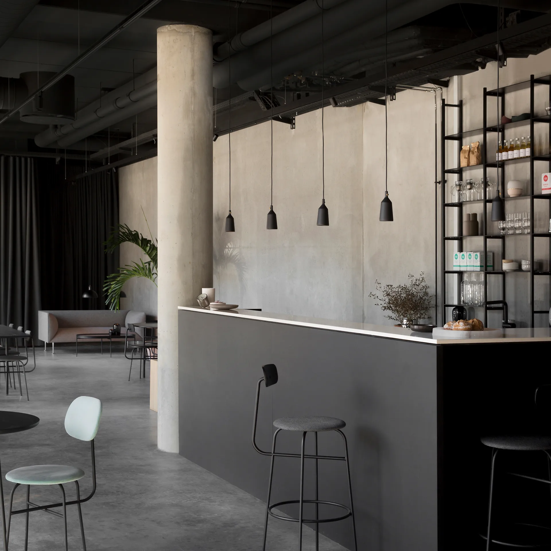 Cast shape 3 pendant lamp, black Audo Copenhagen