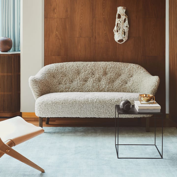 Ingeborg 2.5-seat sofa - Sahcozero beige-leg oak smoked - Audo Copenhagen