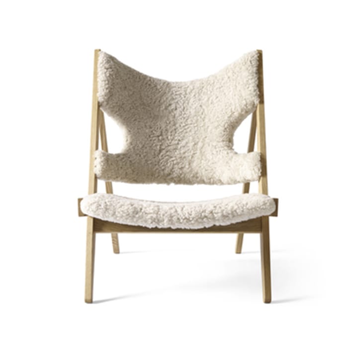 Knitting lounge chair - Sheepskin Natural, natural oak legs - Audo Copenhagen