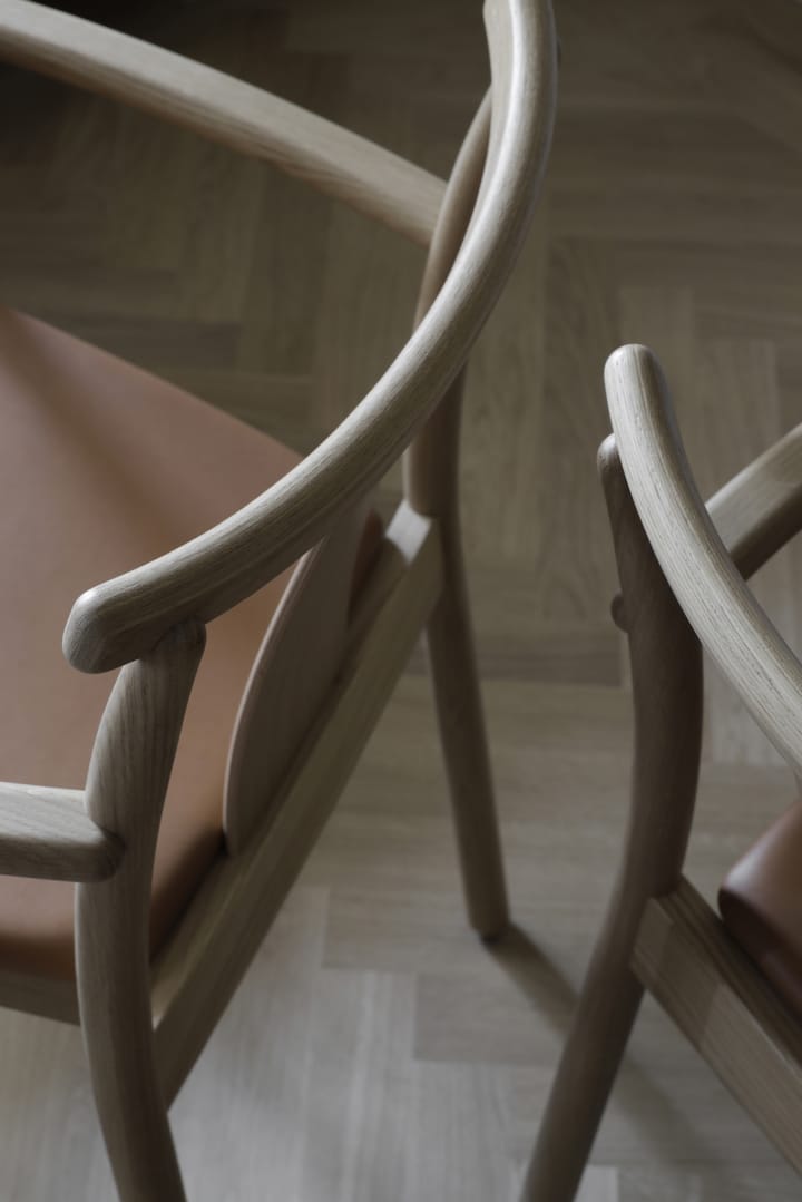 Merkur arm chair with cushion, Oak- Dakar 0250 cognac Audo Copenhagen