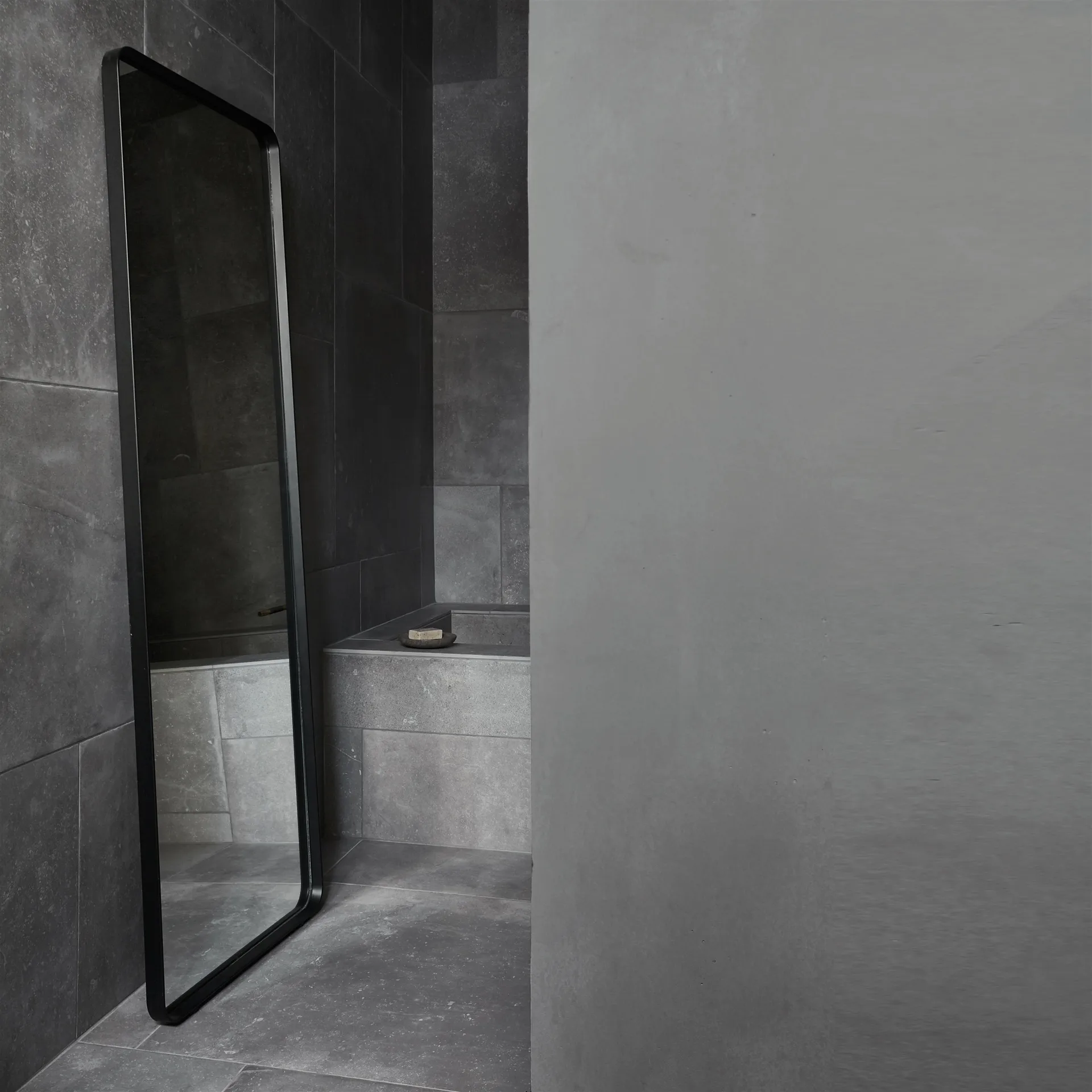 Norm Golv mirror, Black Audo Copenhagen