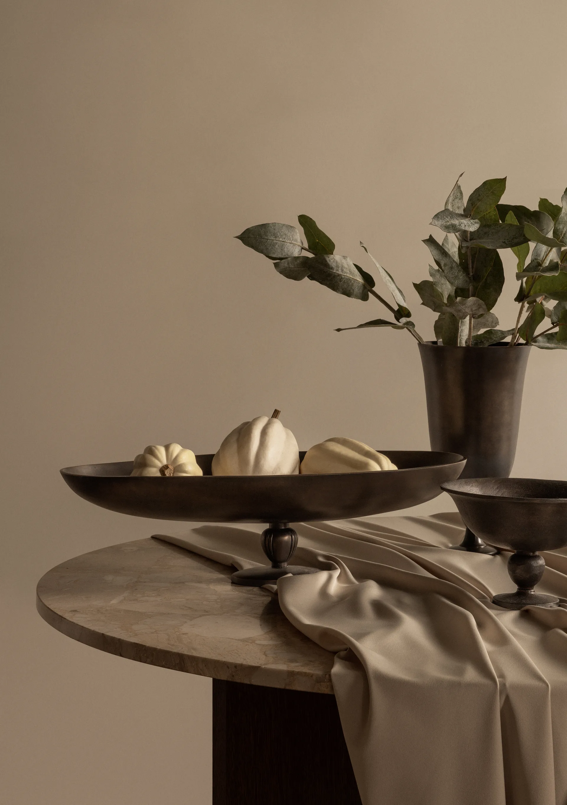 Pavot serving tray on foot, Brown Audo Copenhagen