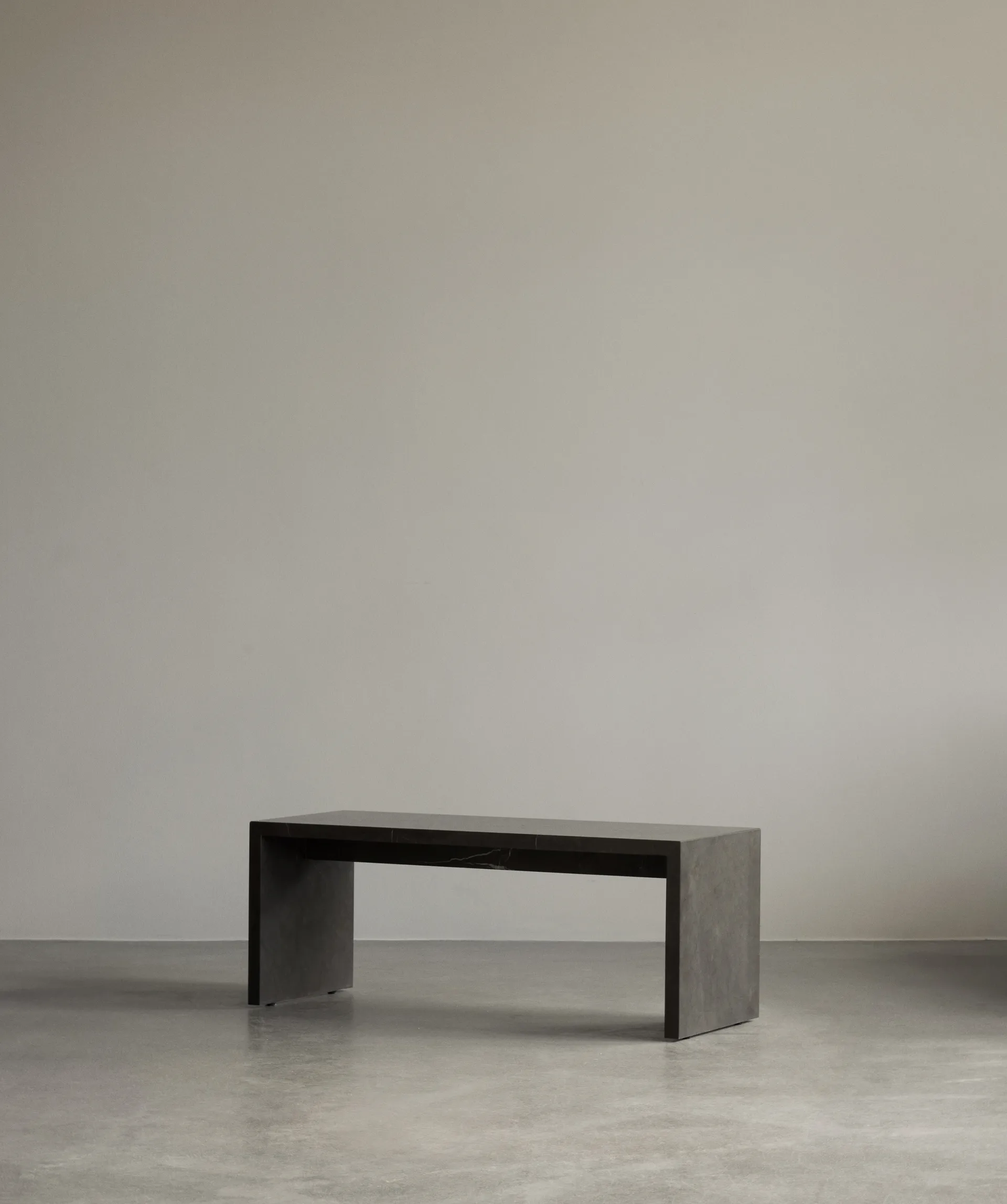 Plinth Bridge sidetable, Grey Kendzo Audo Copenhagen