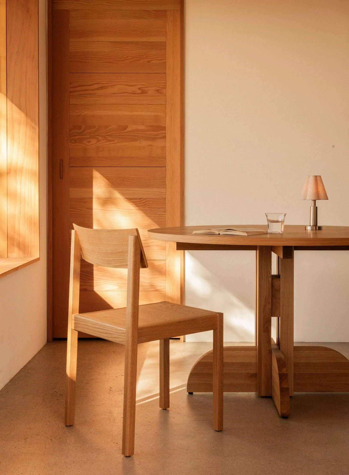 Puffin Dining Table oak veneer natural, Natural oak veneer, Ø140 cm Audo Copenhagen