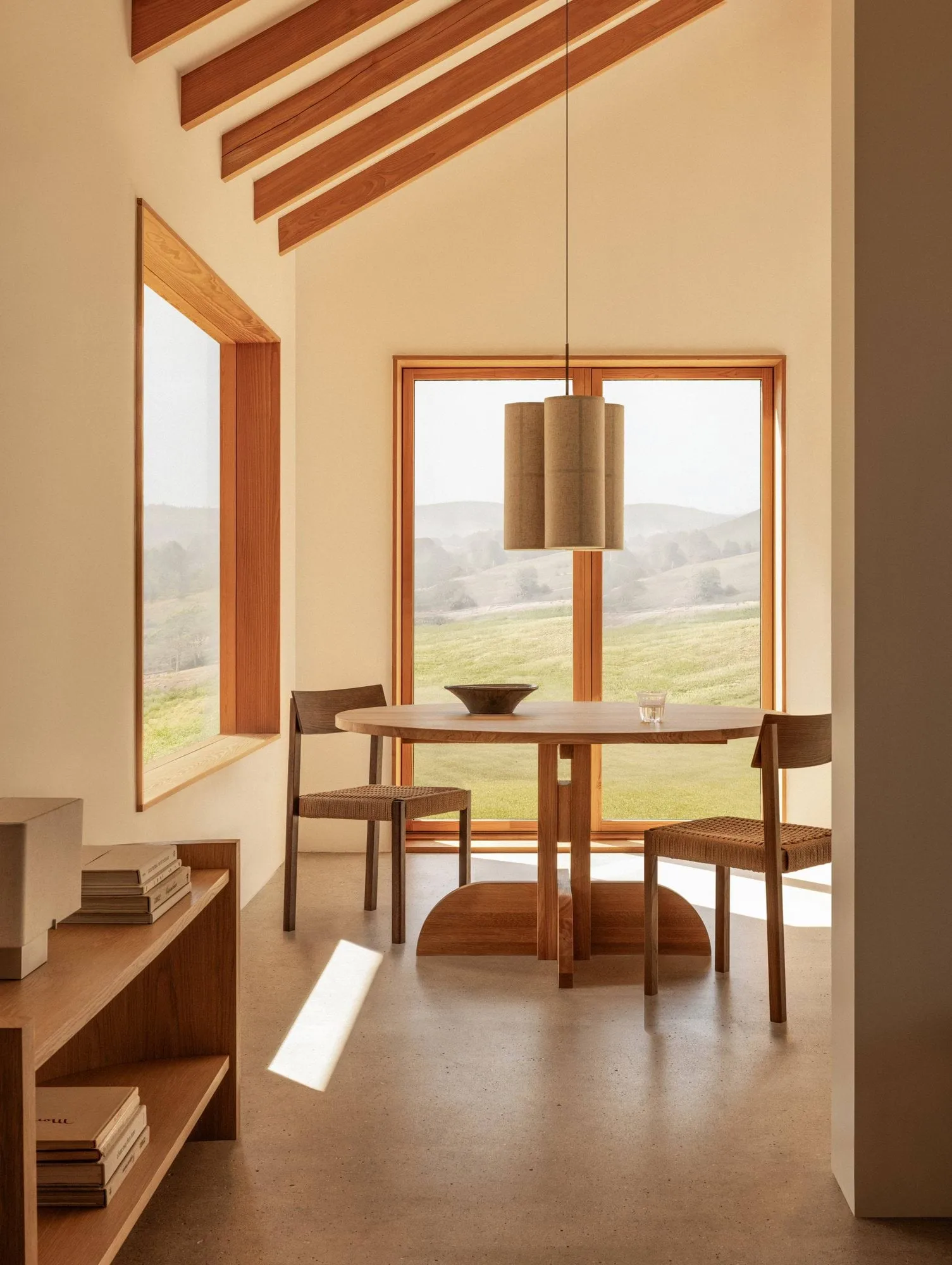 Puffin Dining Table solid natural oak, Natural oak, Ø140 cm Audo Copenhagen
