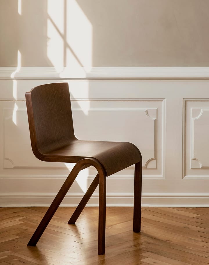 Ready dining chairs - Red stained oak - Audo Copenhagen