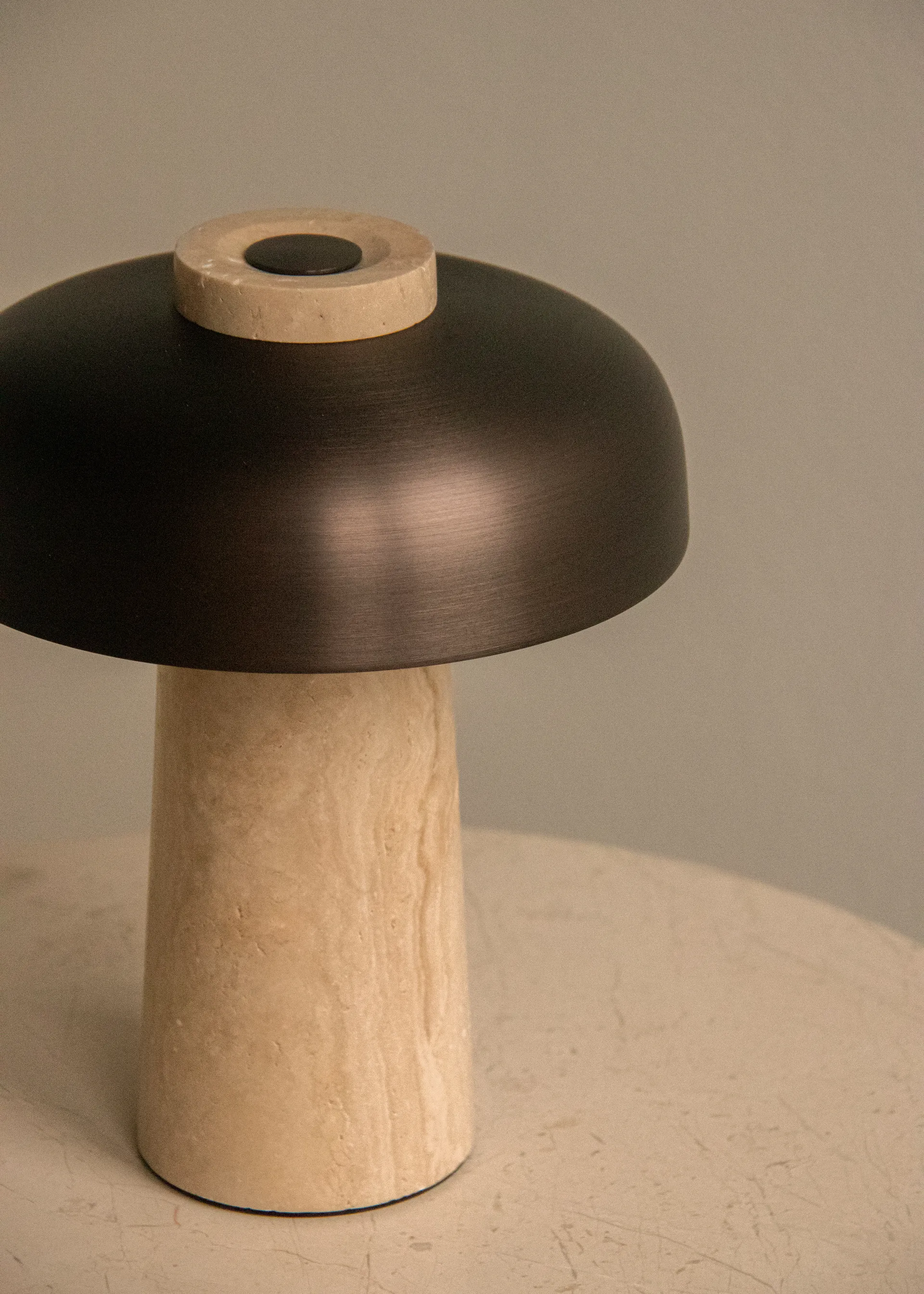 Reverse portable table lamp 24,5 cm, Travertine-bronzed aluminium Audo Copenhagen