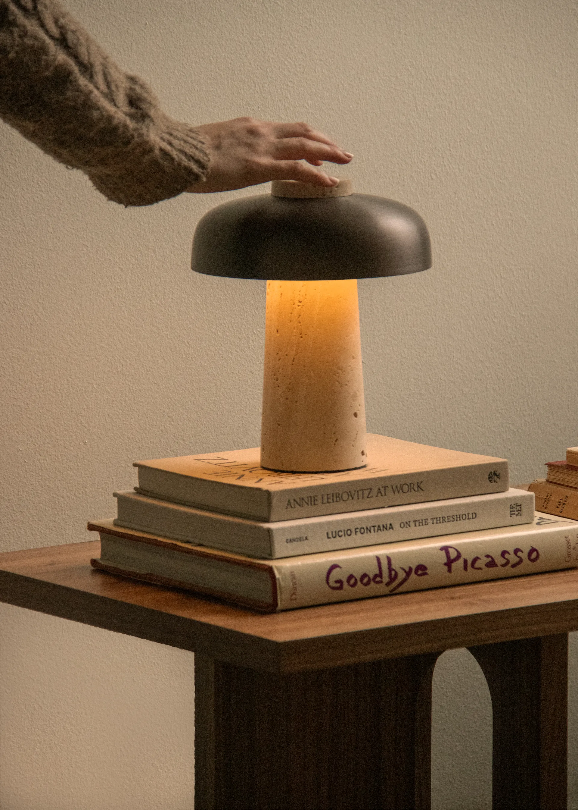 Reverse portable table lamp 24,5 cm, Travertine-bronzed aluminium Audo Copenhagen