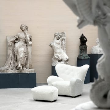 The Tired Man armchair - Sheepskin moonlight, legs oak nature - Audo Copenhagen