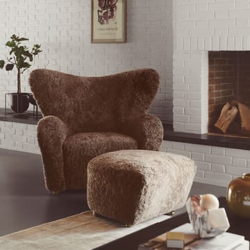 The Tired Man armchair - Sheepskin moonlight, legs oak nature - Audo Copenhagen