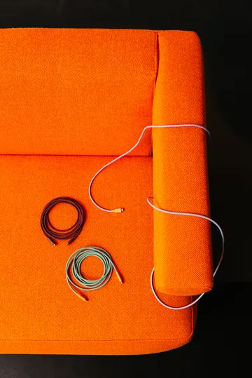 AVOLT x Bauhaus-Archiv Cable 1 USB C to USB C - Mulberry Red - Avolt