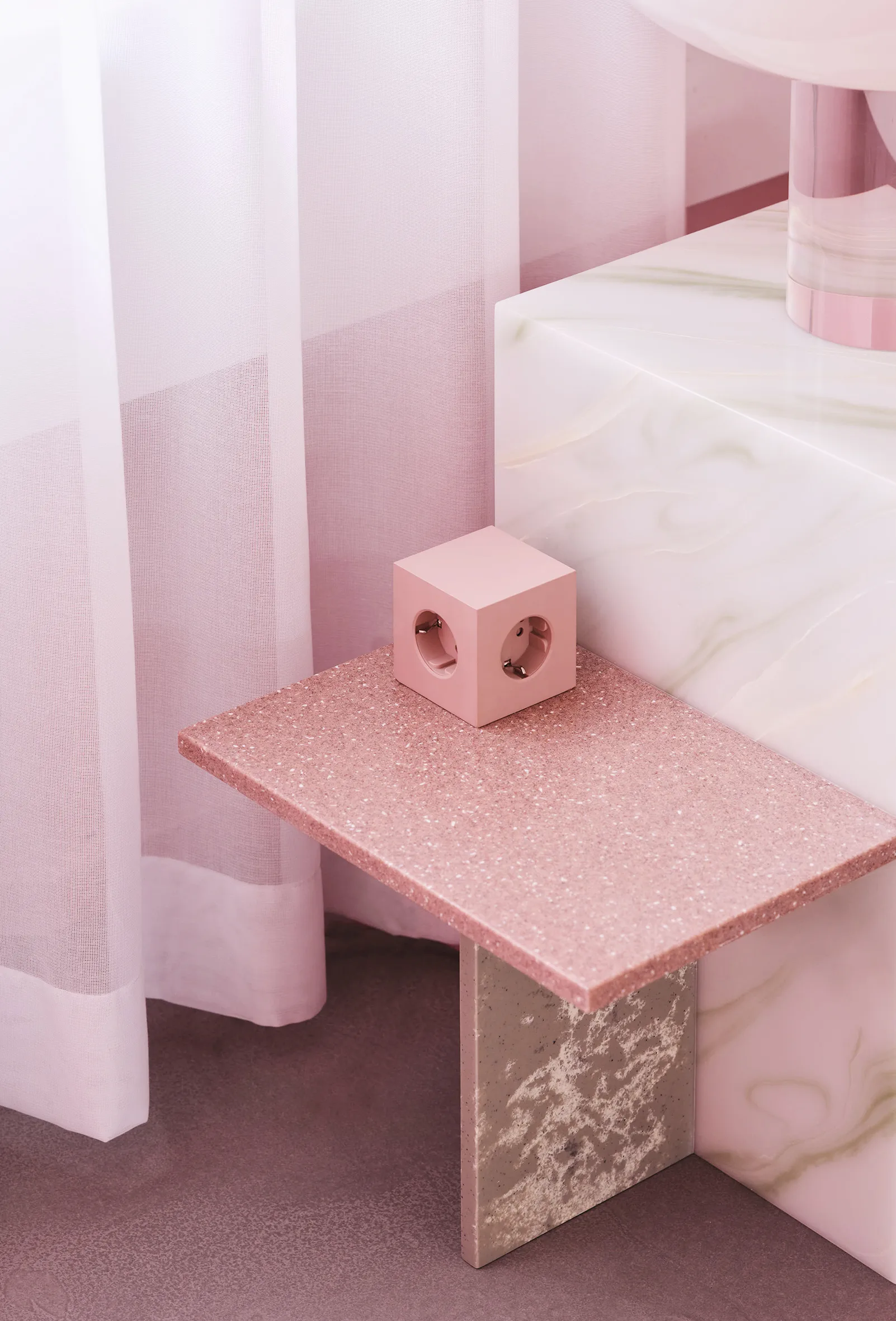 Square 1 socket USB-C 30W 1.8 m, New Pink Avolt