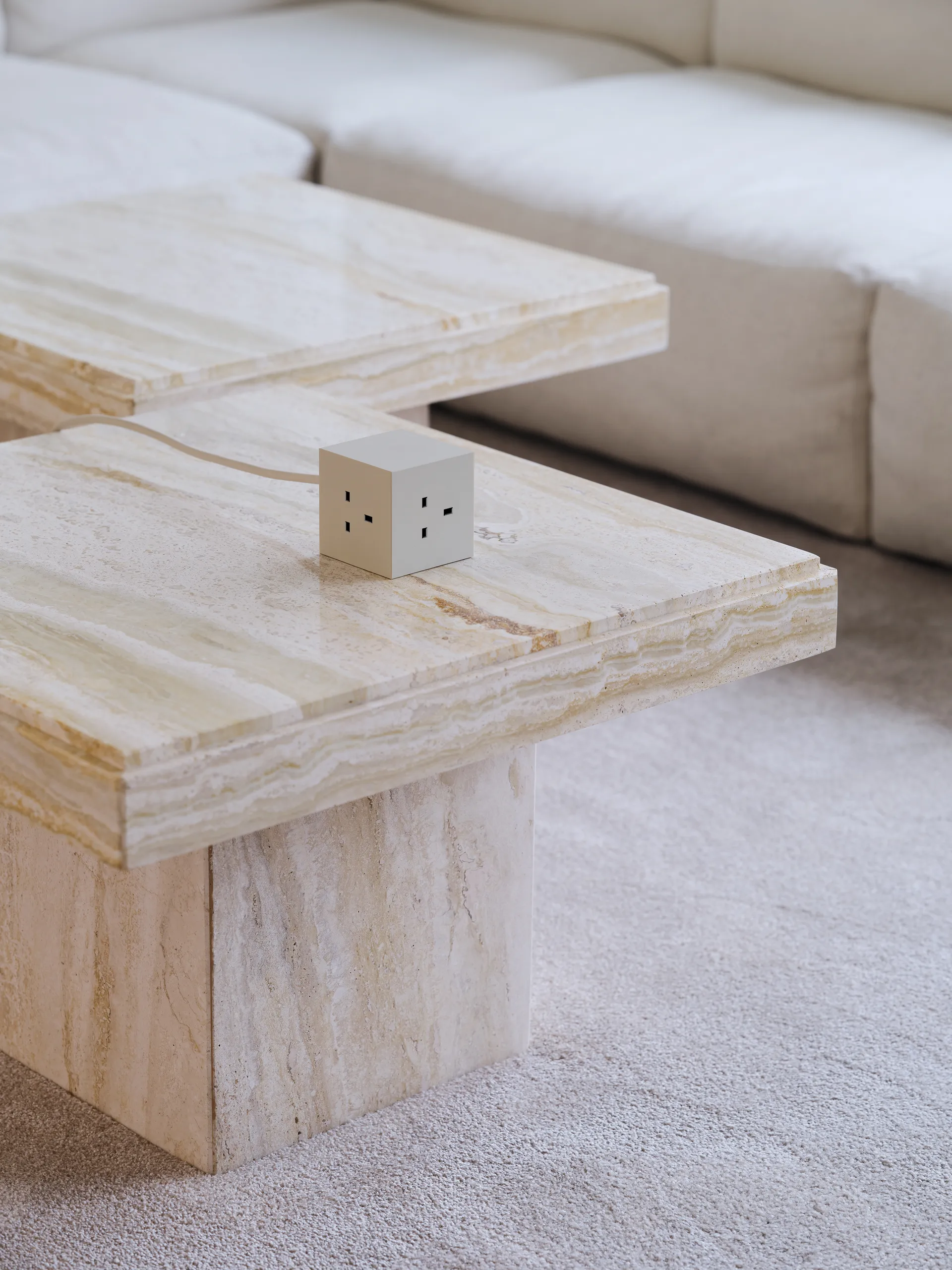 Square 1 UK power strip USB-C 30W 1.8 m, Nomad Sand Avolt