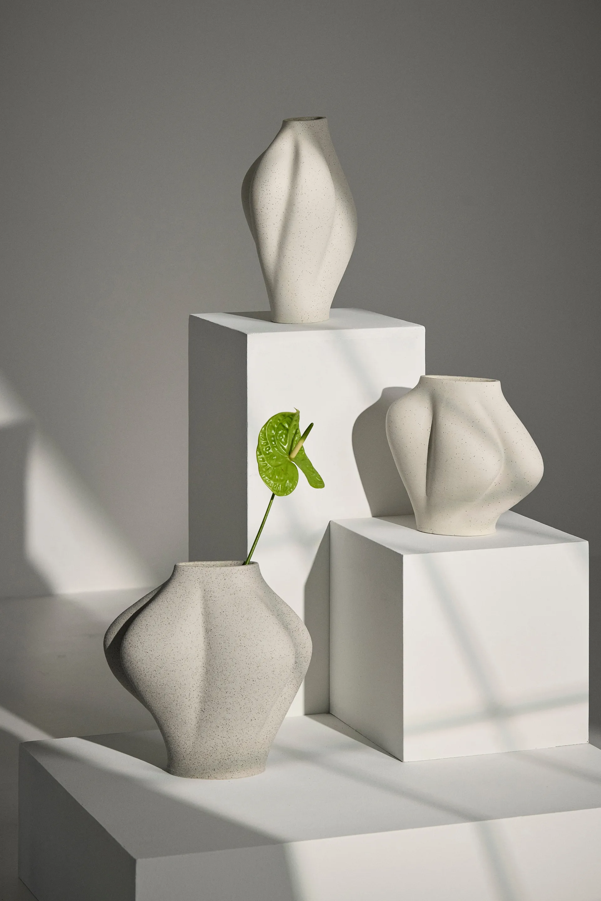 Saltare vase, Cream, Ø17x35 cm AYTM