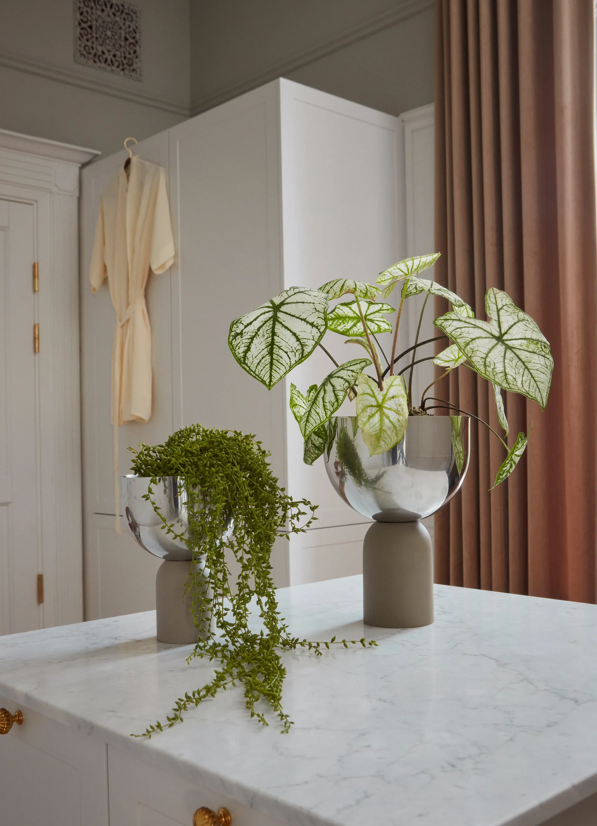 Torus flower pot Ø17 cm, Silver-taupe AYTM