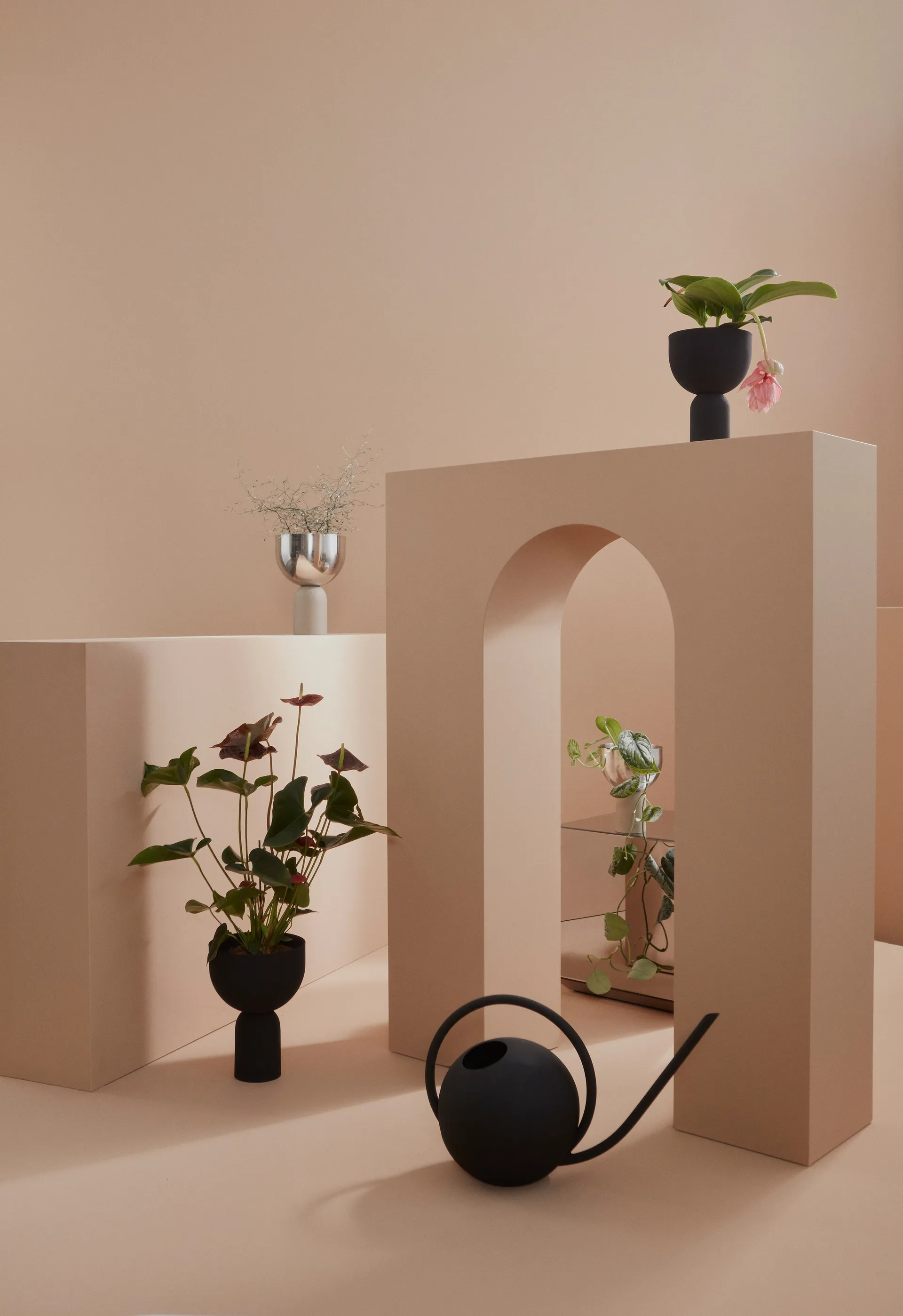 Torus flower pot Ø22 cm, Black-black AYTM