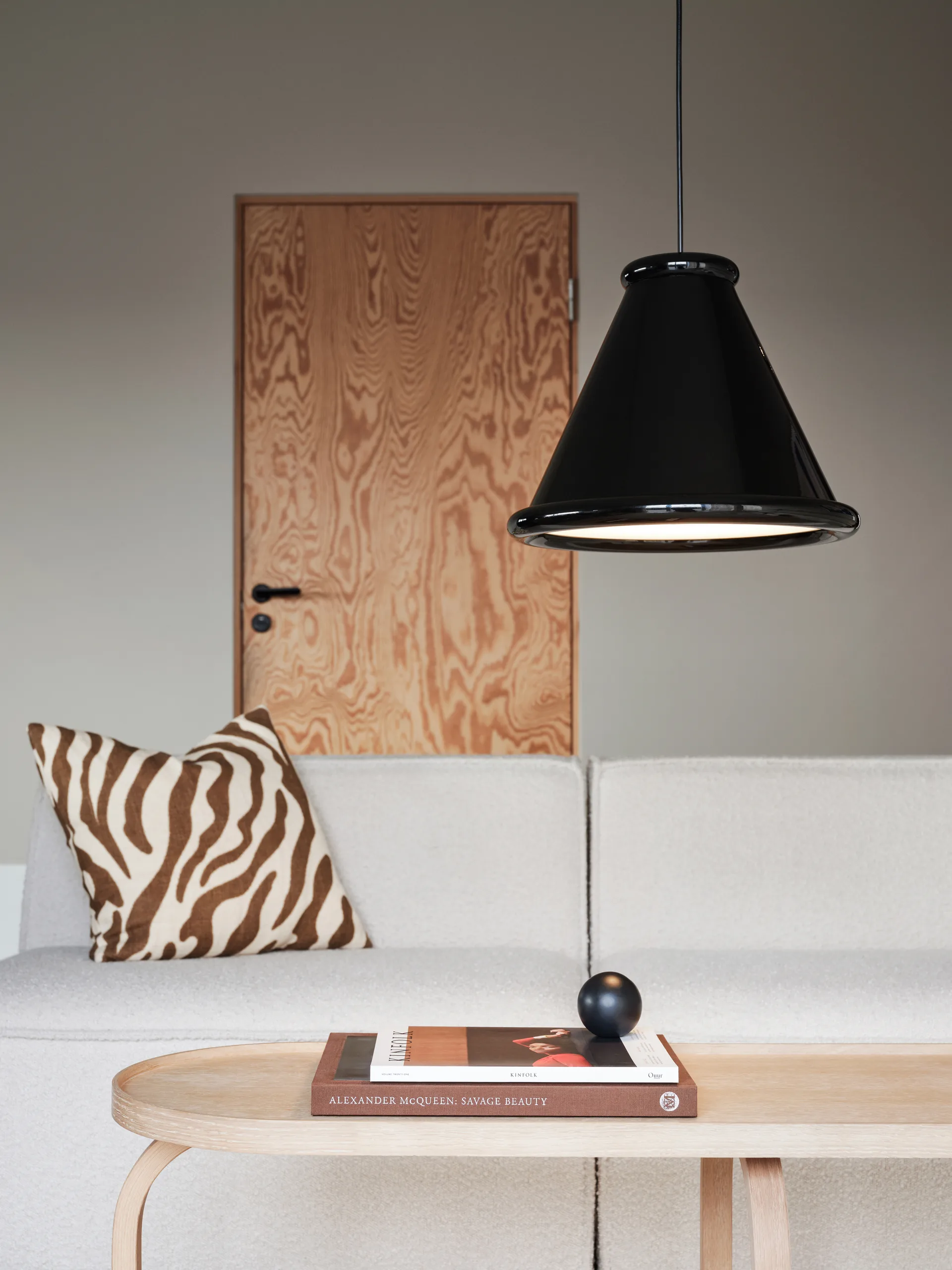 Belle pendant Ø36 cm, Glossy black Belid