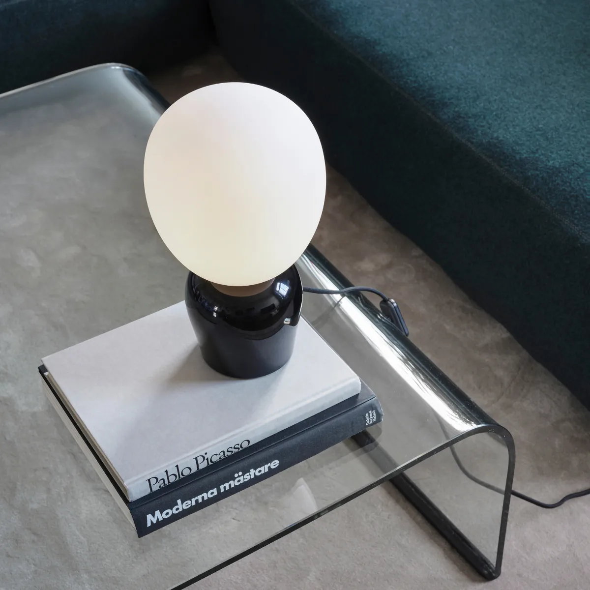 Buddy table lamp opalglass, Glossy black Belid