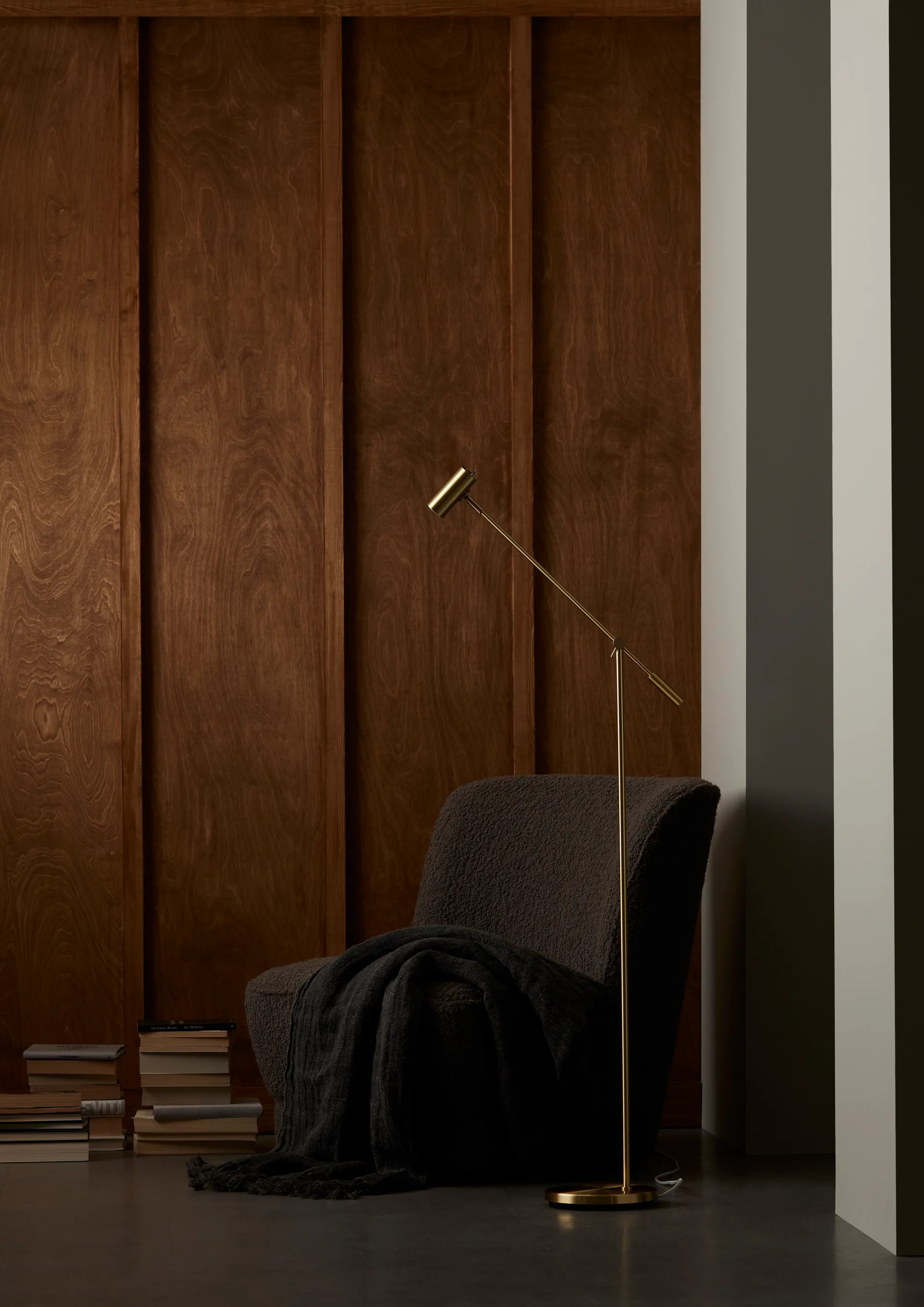 Cato floor lamp, polished brass Belid