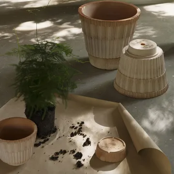 Atlas raw pot with saucer - Pink, Ø16 cm - Bergs Potter