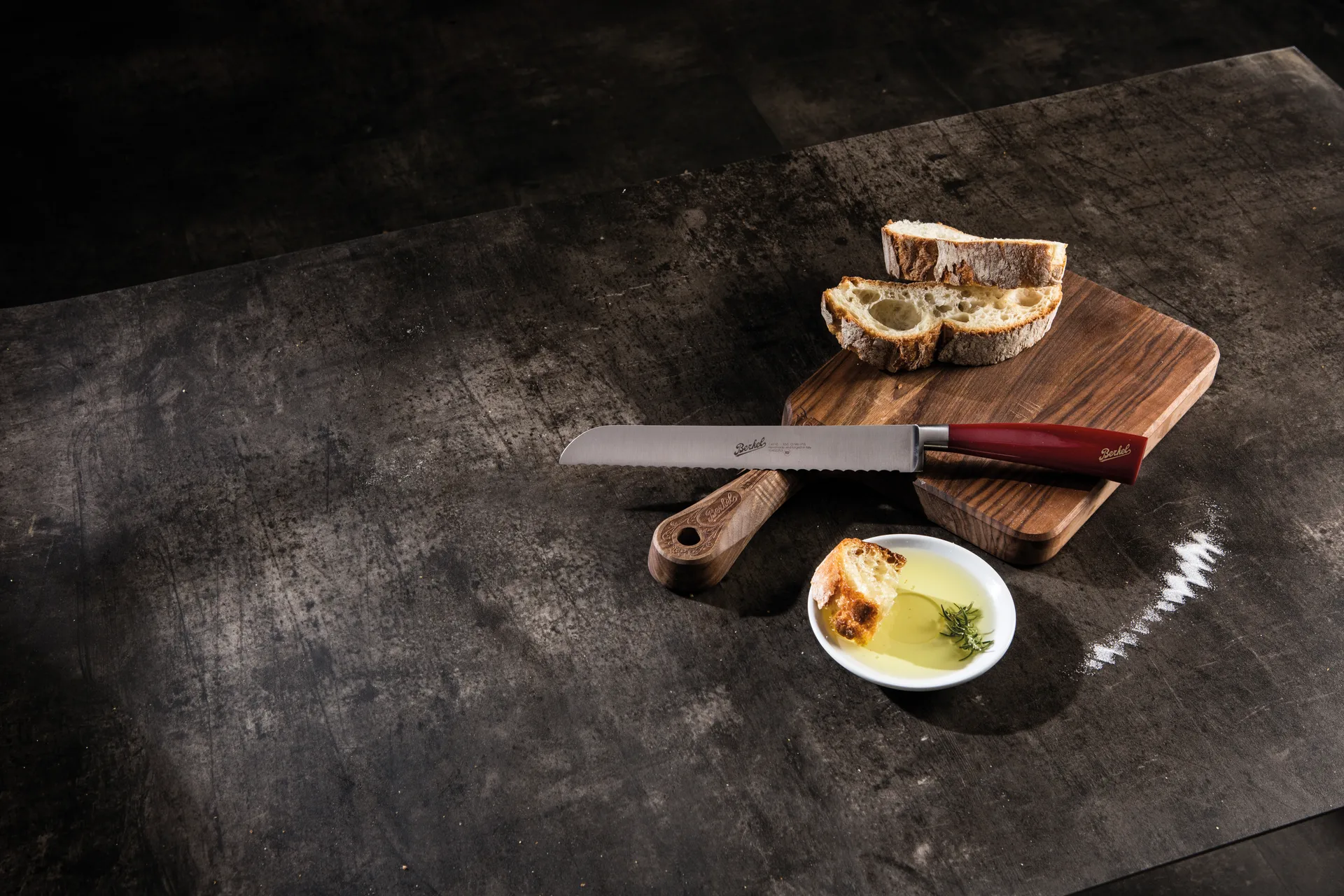Elegance Red bread knife, 22 cm Berkel