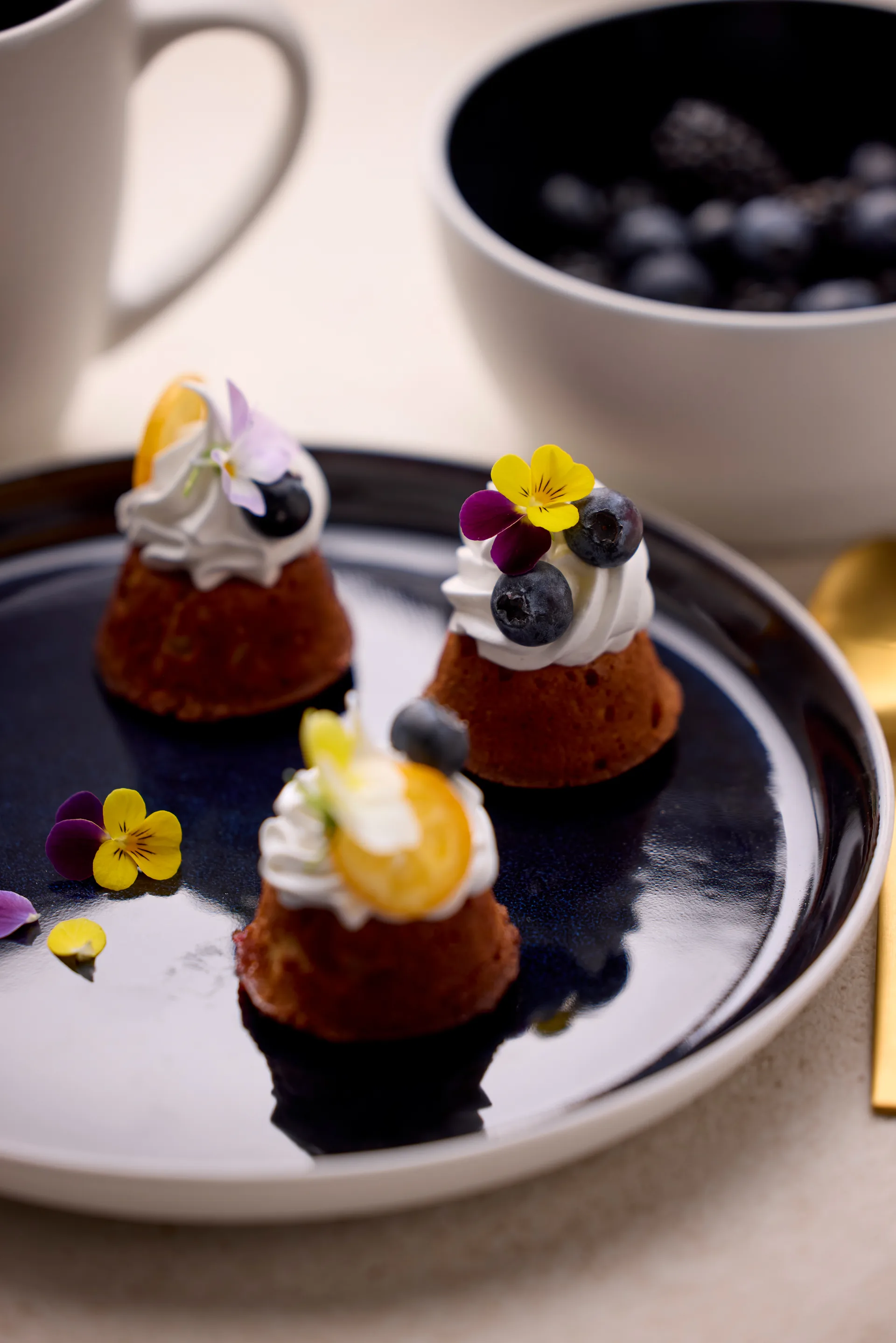 Bitz bowl gastro Ø12 cm, White–dark blue Bitz