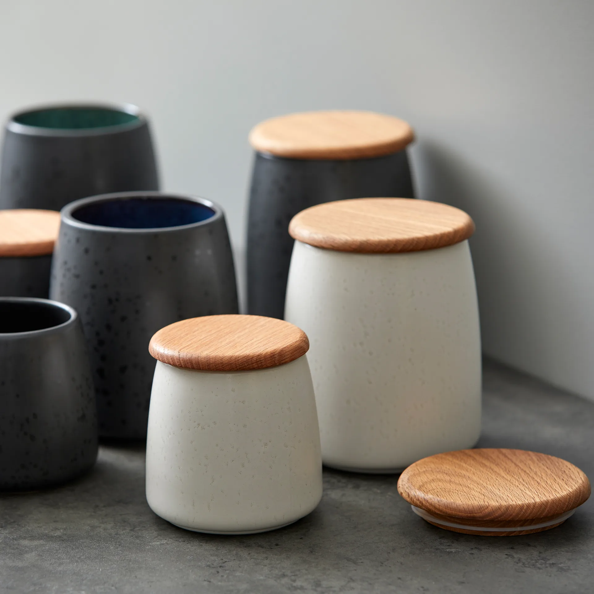 Bitz jar with matte lid 16.5 cm, matte off white Bitz