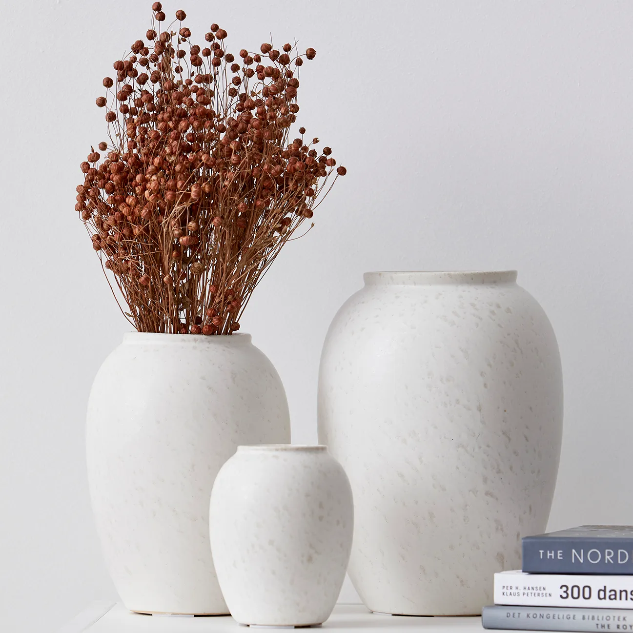 Bitz vase 25 cm, matte cream white Bitz