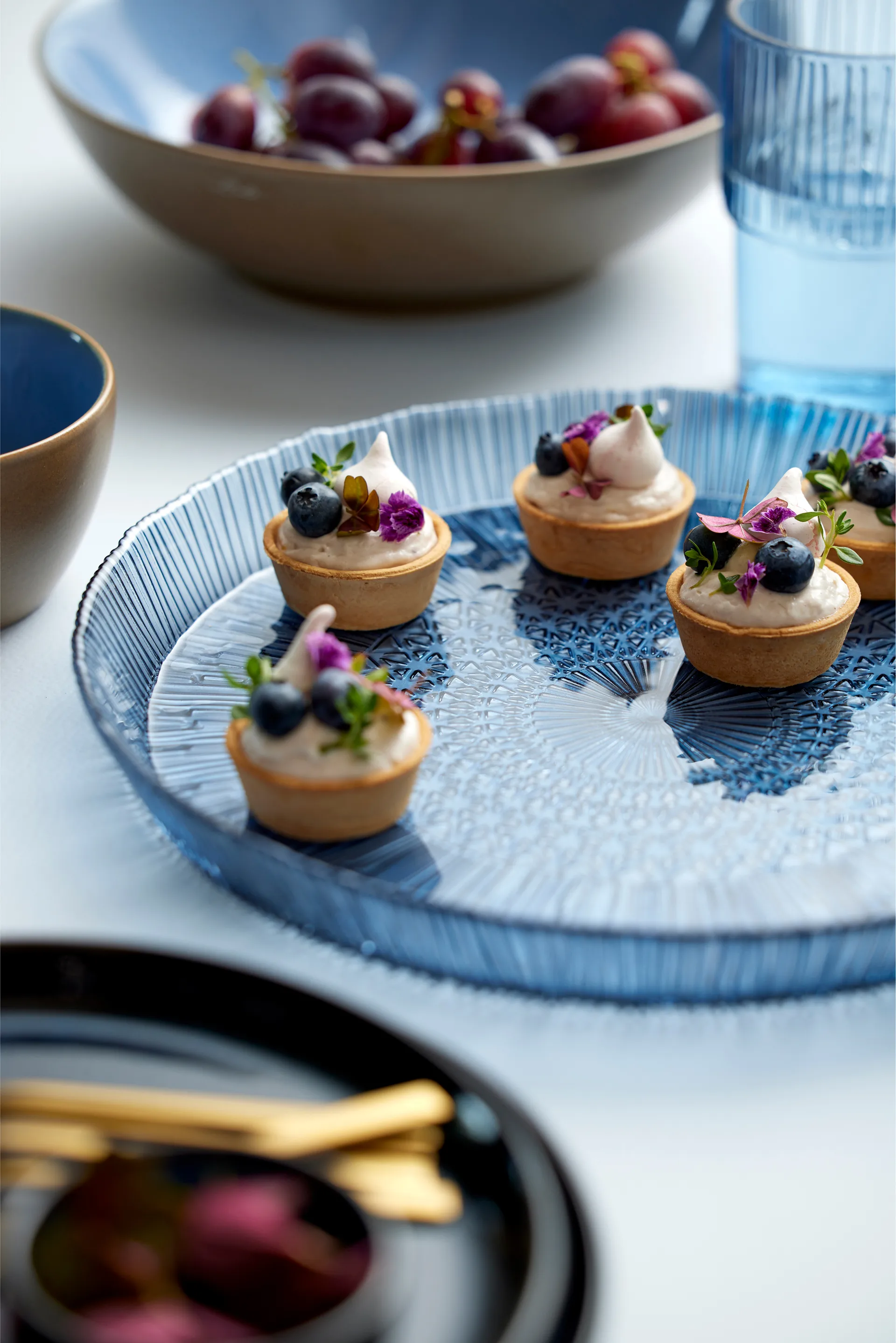 Kusintha serving dish round Ø30 cm, Blue Bitz