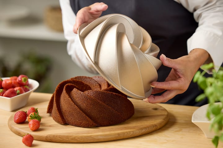 Blomsterbergs cake mold swirl 24x9 cm, Rose gold Blomsterbergs