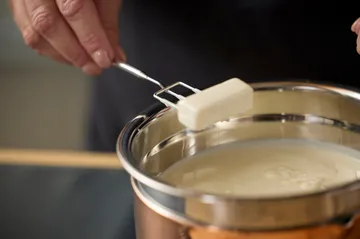 Mixing bowl with silicone base, latte - 1,5 Liter - Blomsterbergs