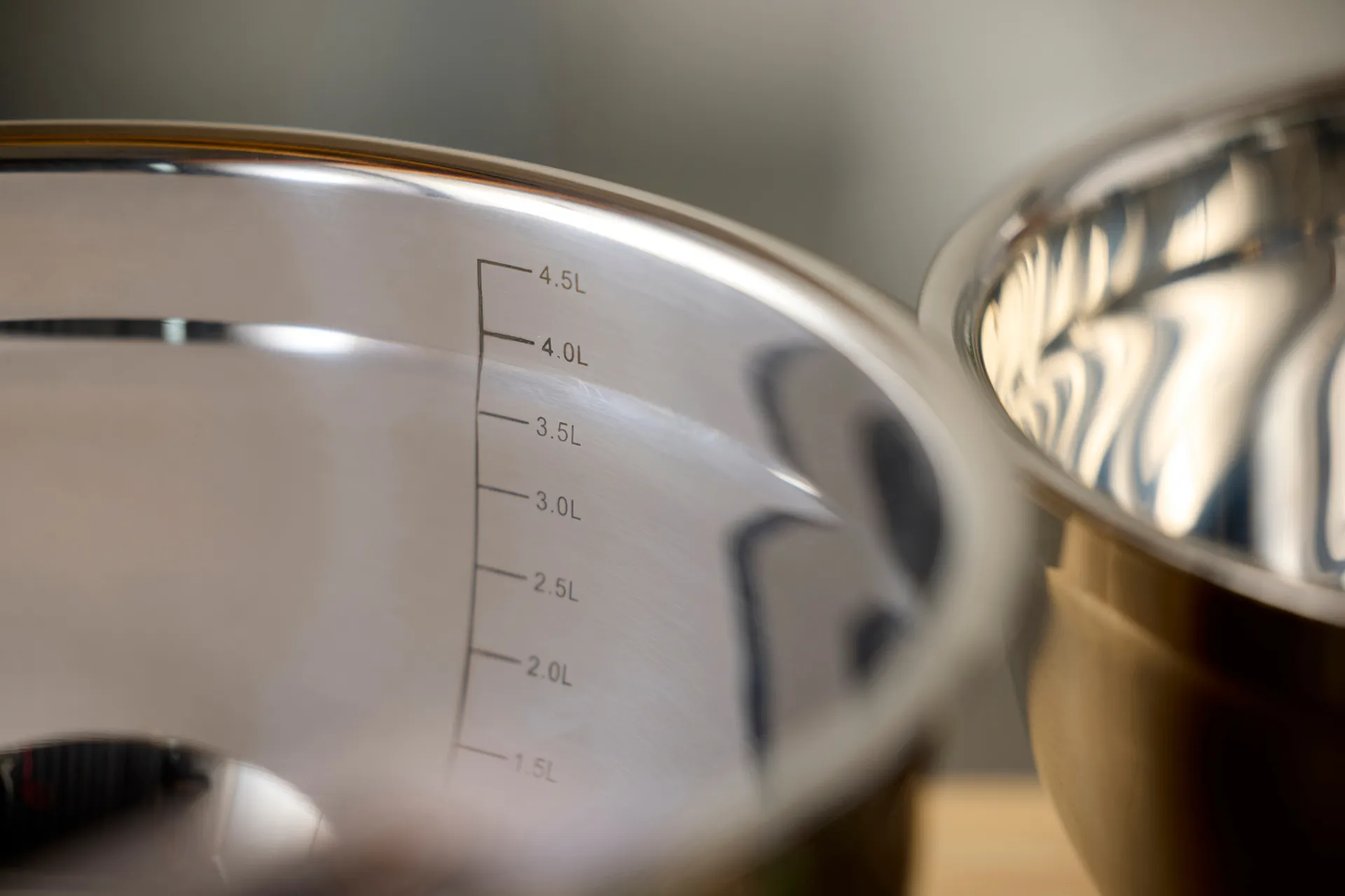 Mixing bowl with silicone base, latte, 5 Liter Blomsterbergs