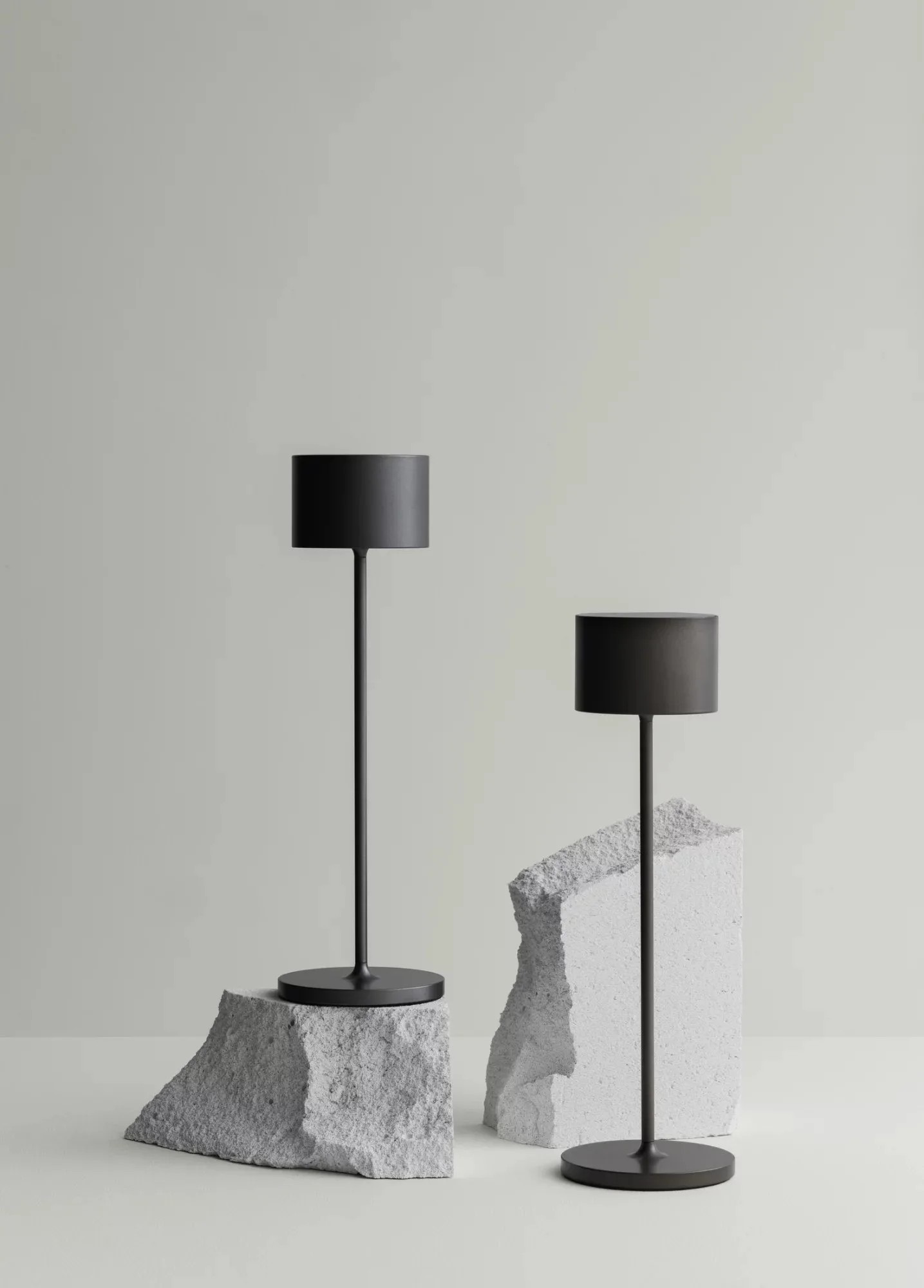 Farol mobile LED-lamp 33 cm, Burned Metal blomus