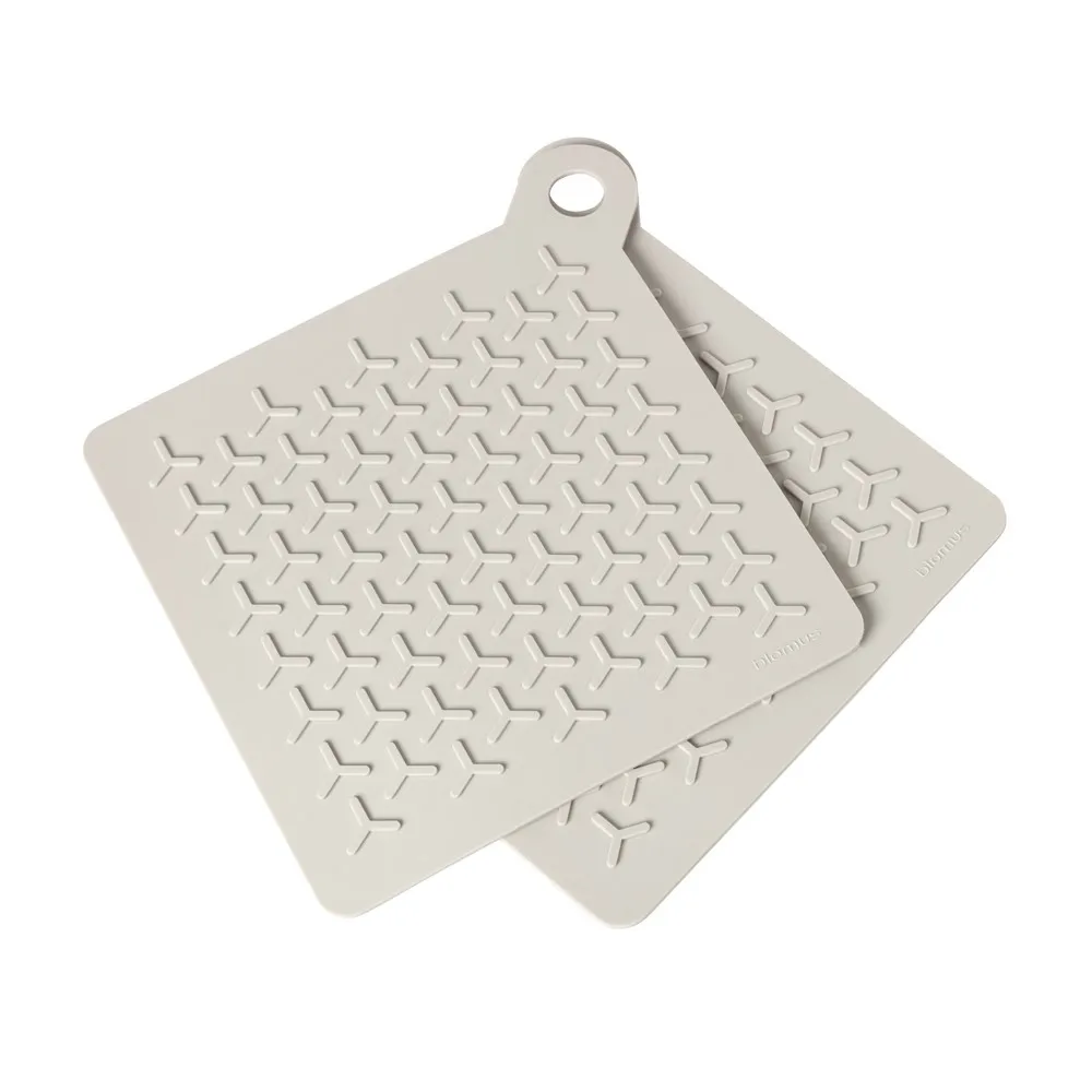 Flip oven mitt 2-pack, moonbeam (light grey) blomus
