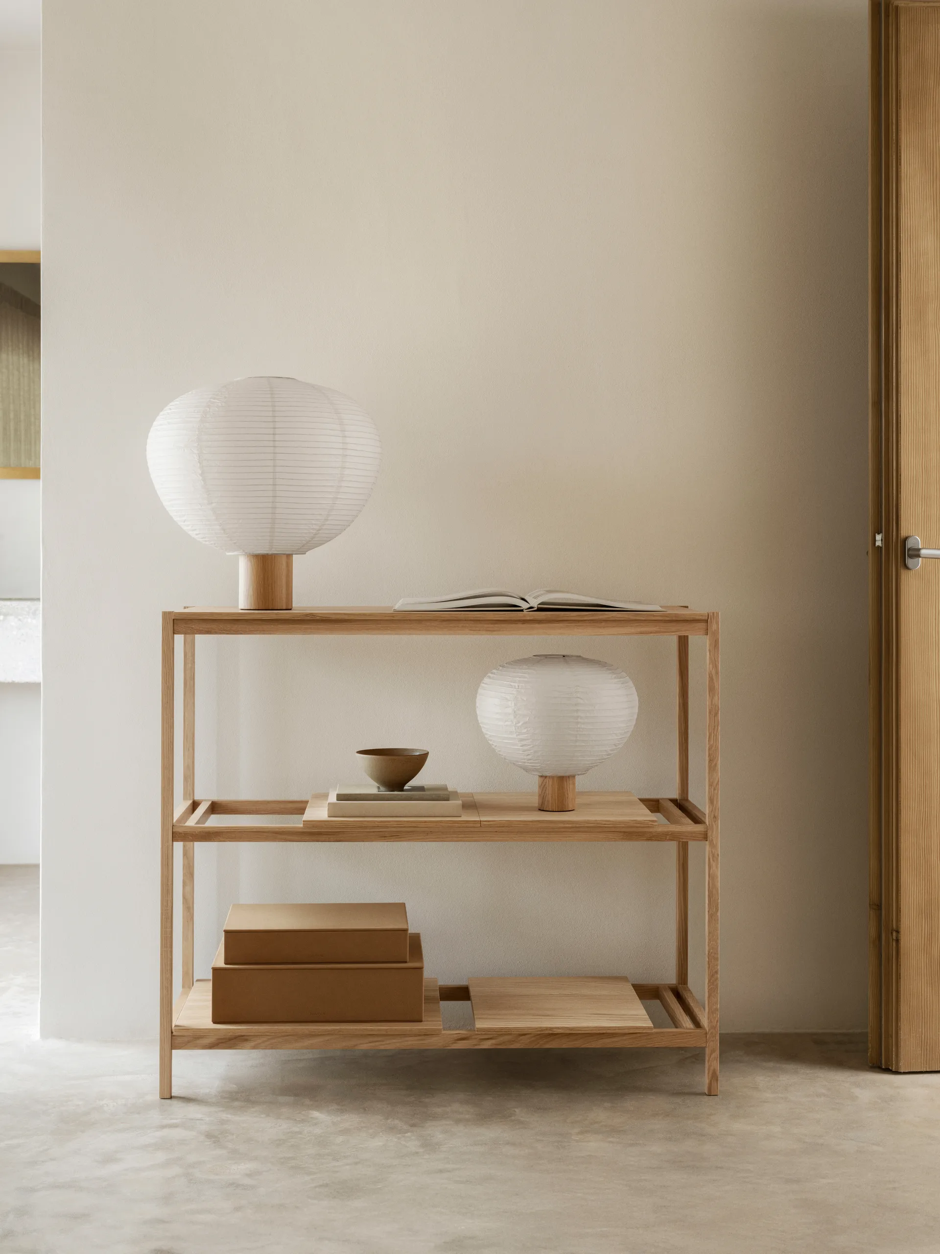 Kami table lamp, Oak, Ø32 cm blomus
