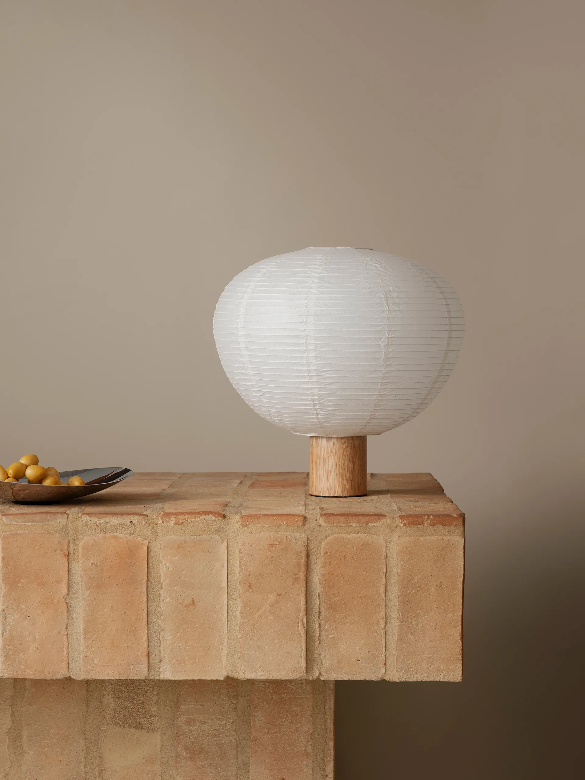 Kami table lamp, Oak, Ø46 cm blomus
