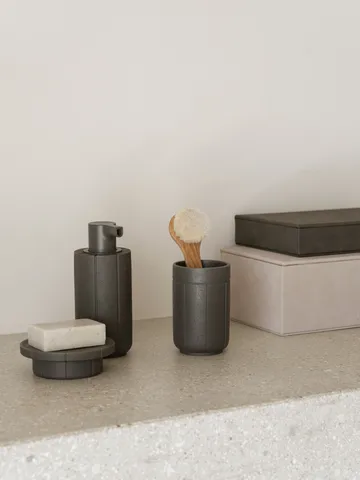 Kua soap dish - Cedar Wood, Ø11x3.5 cm - blomus