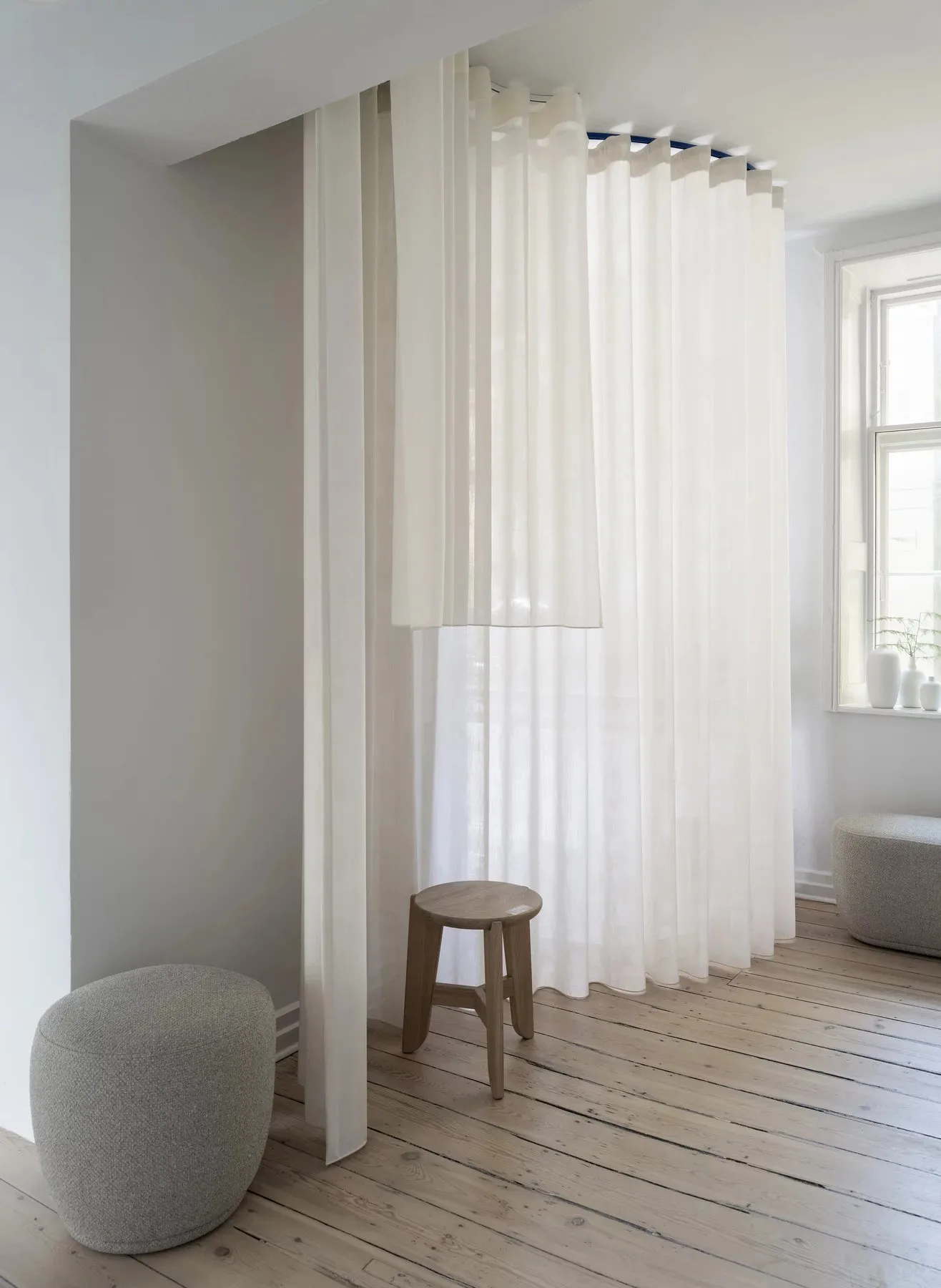 Kuon stool Ø47x45 cm, Socia Dessert blomus