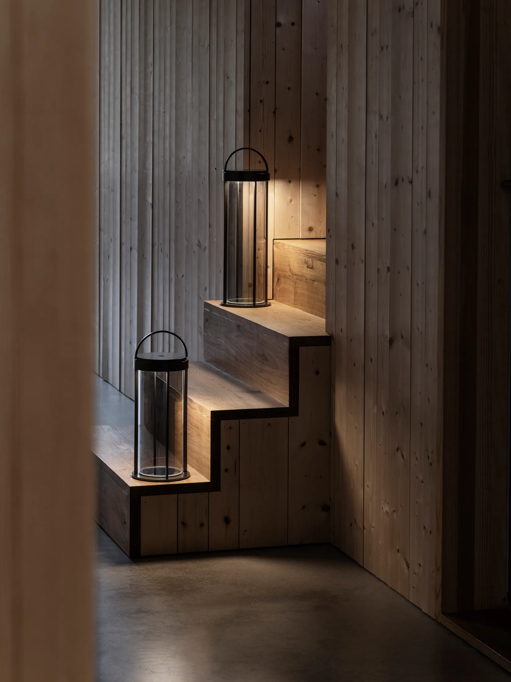 Mituro mobile LED lamp M, Gun metal blomus