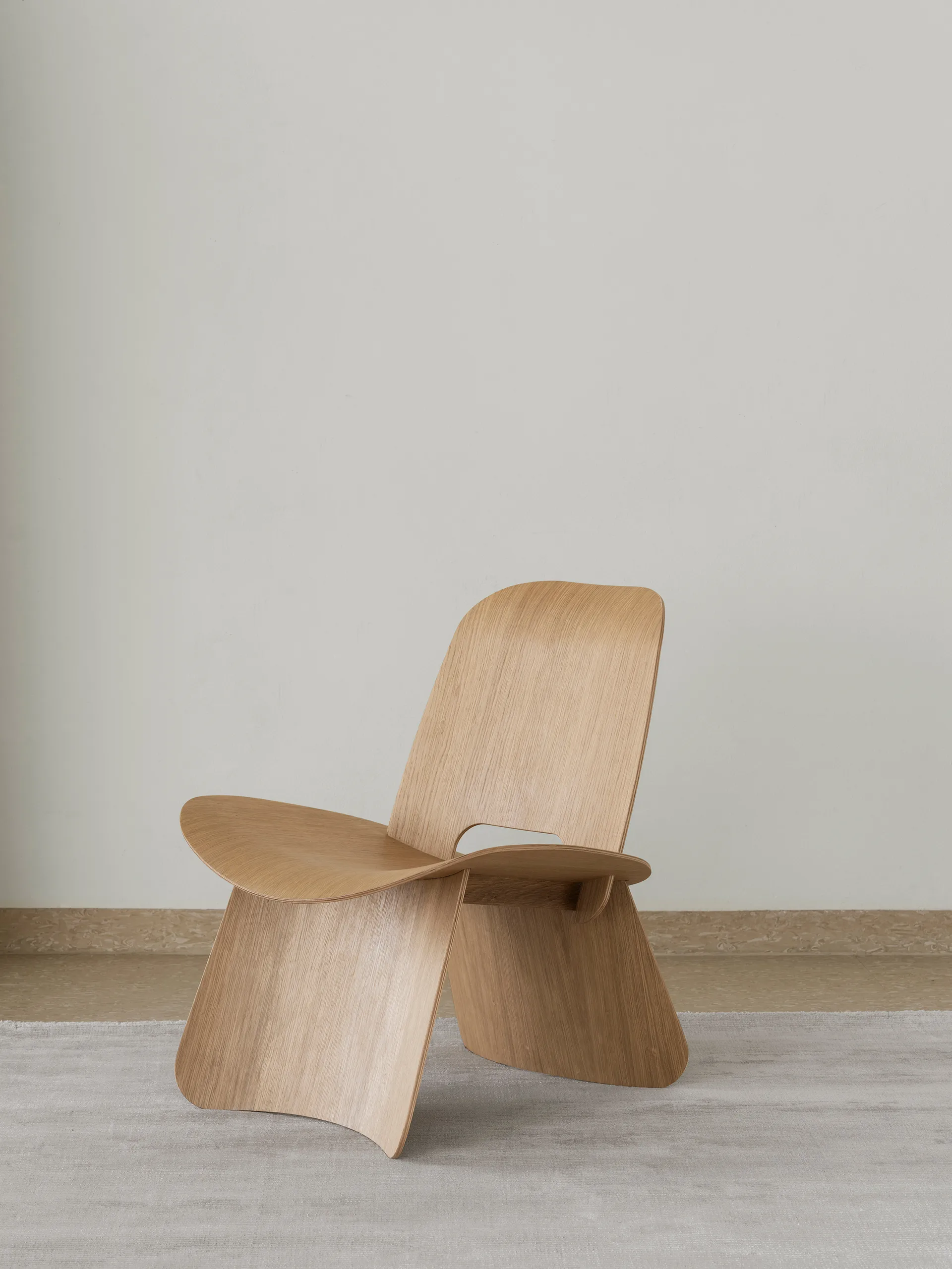 Nagomi chair, Oiled plywood blomus