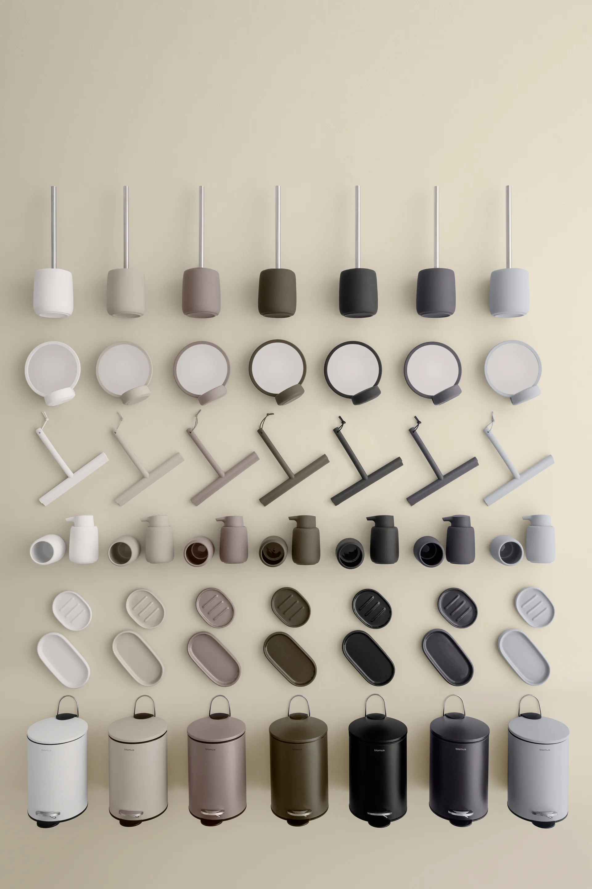 Sono toothbrush mug 30 cl, Black blomus