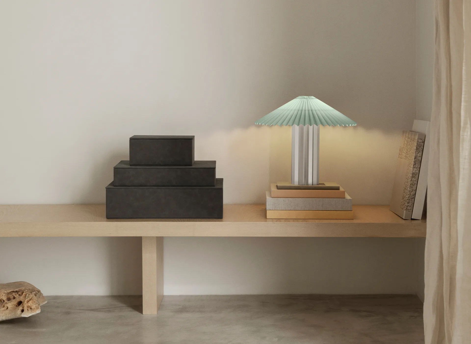 Taite table lamp, Desert sage, Ø36.5x31 cm blomus