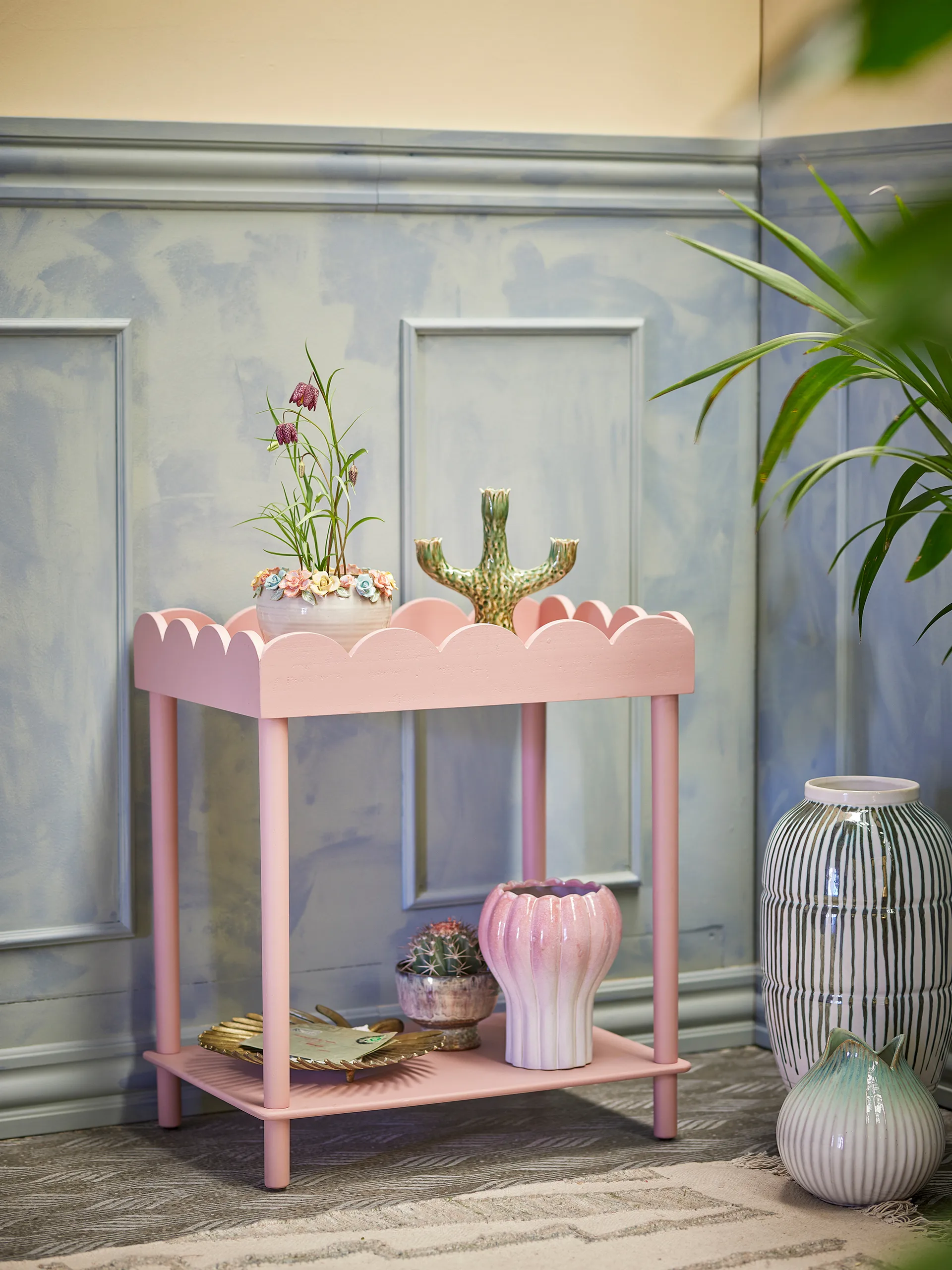 Isola side table 60x68 cm, Rose Bloomingville