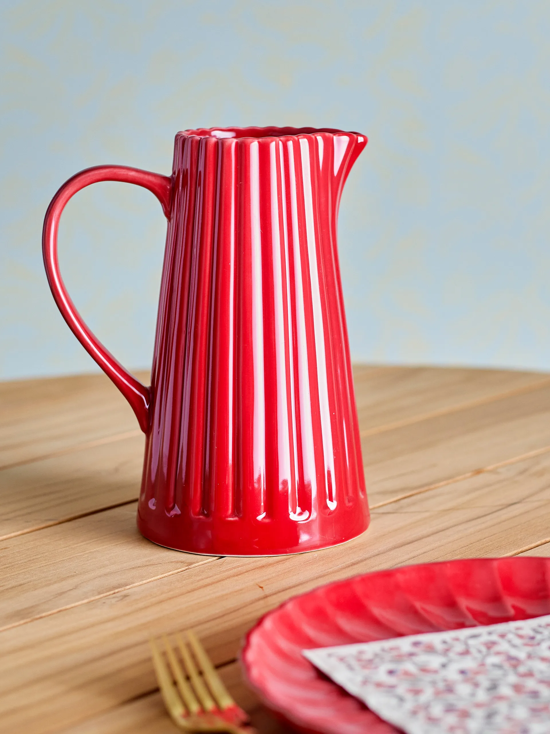 Latina pitcher 1.2 L, Red Bloomingville