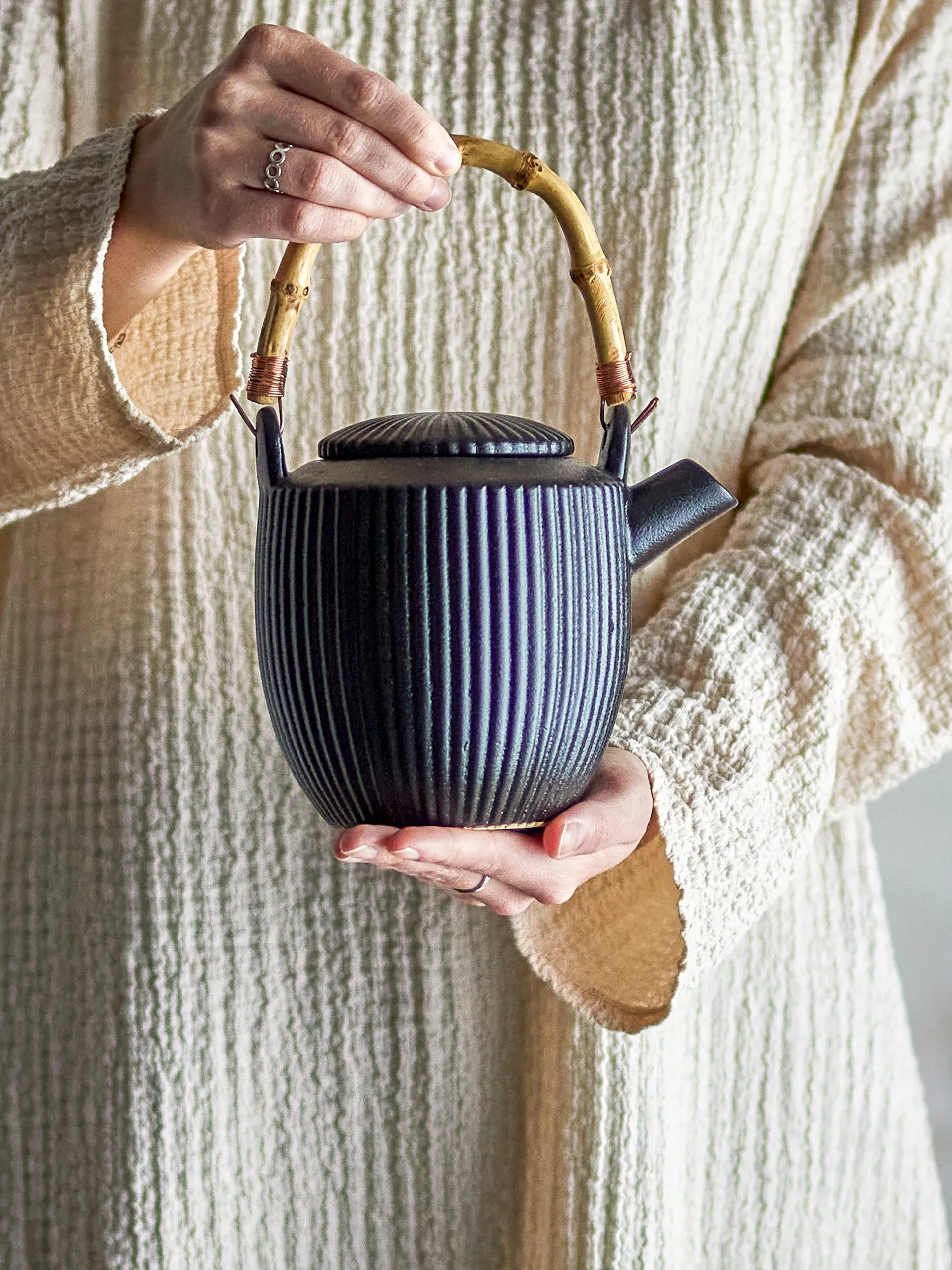 Neri teapot 0.85 L, Black Bloomingville