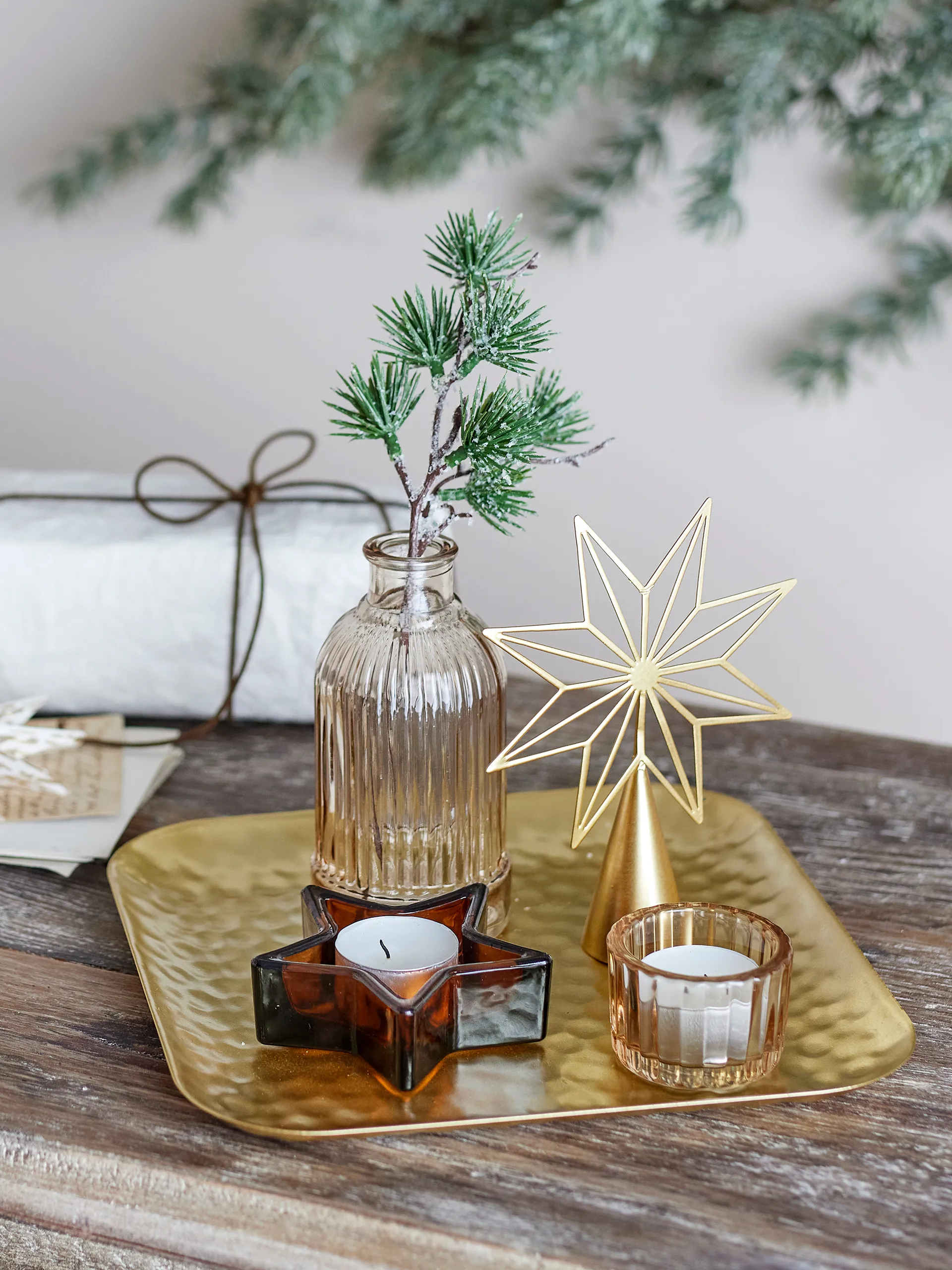 Sanga tray with decorative objects 6 pieces, Gold Bloomingville