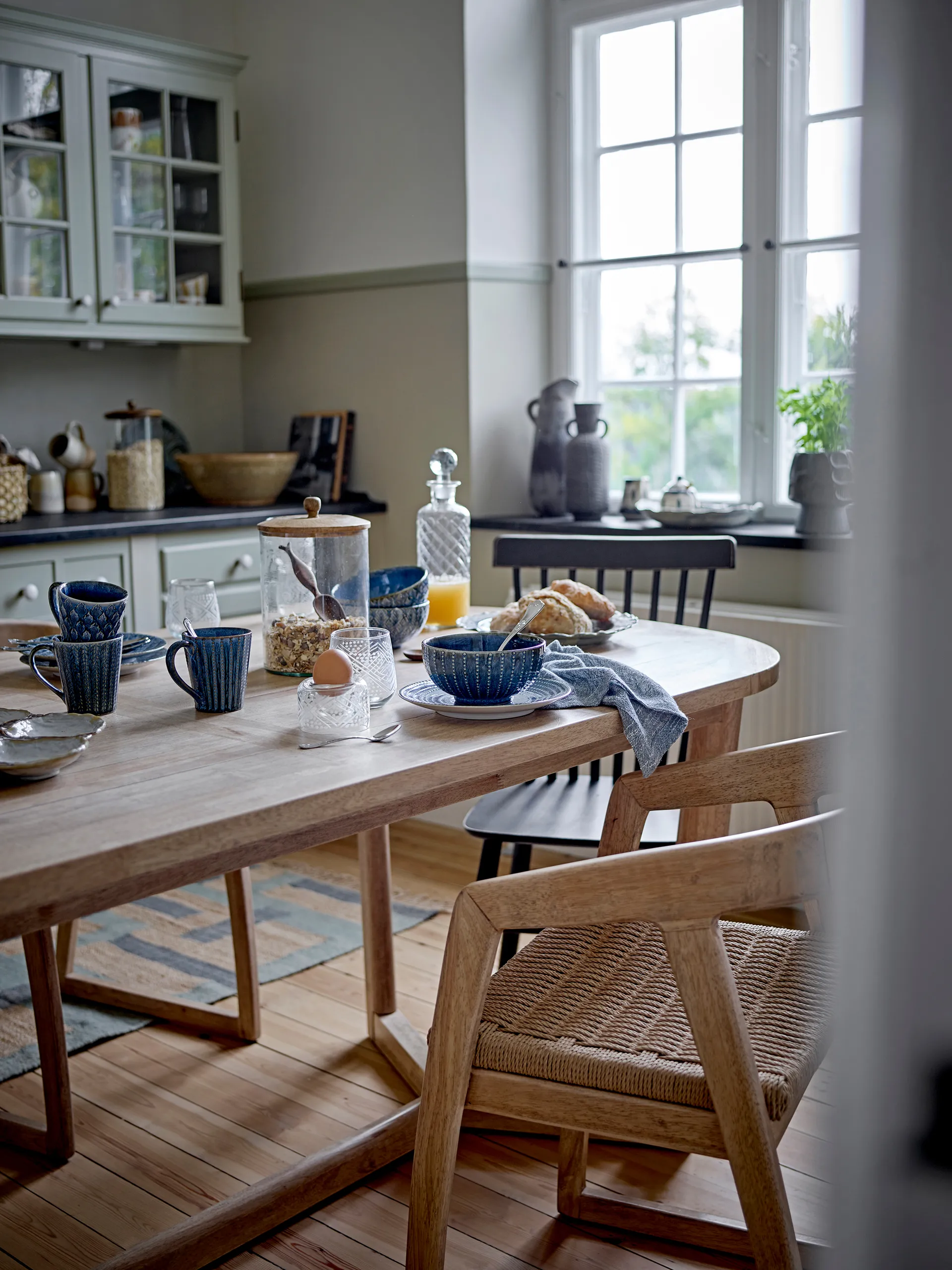 Serrone dining table, Nature Bloomingville